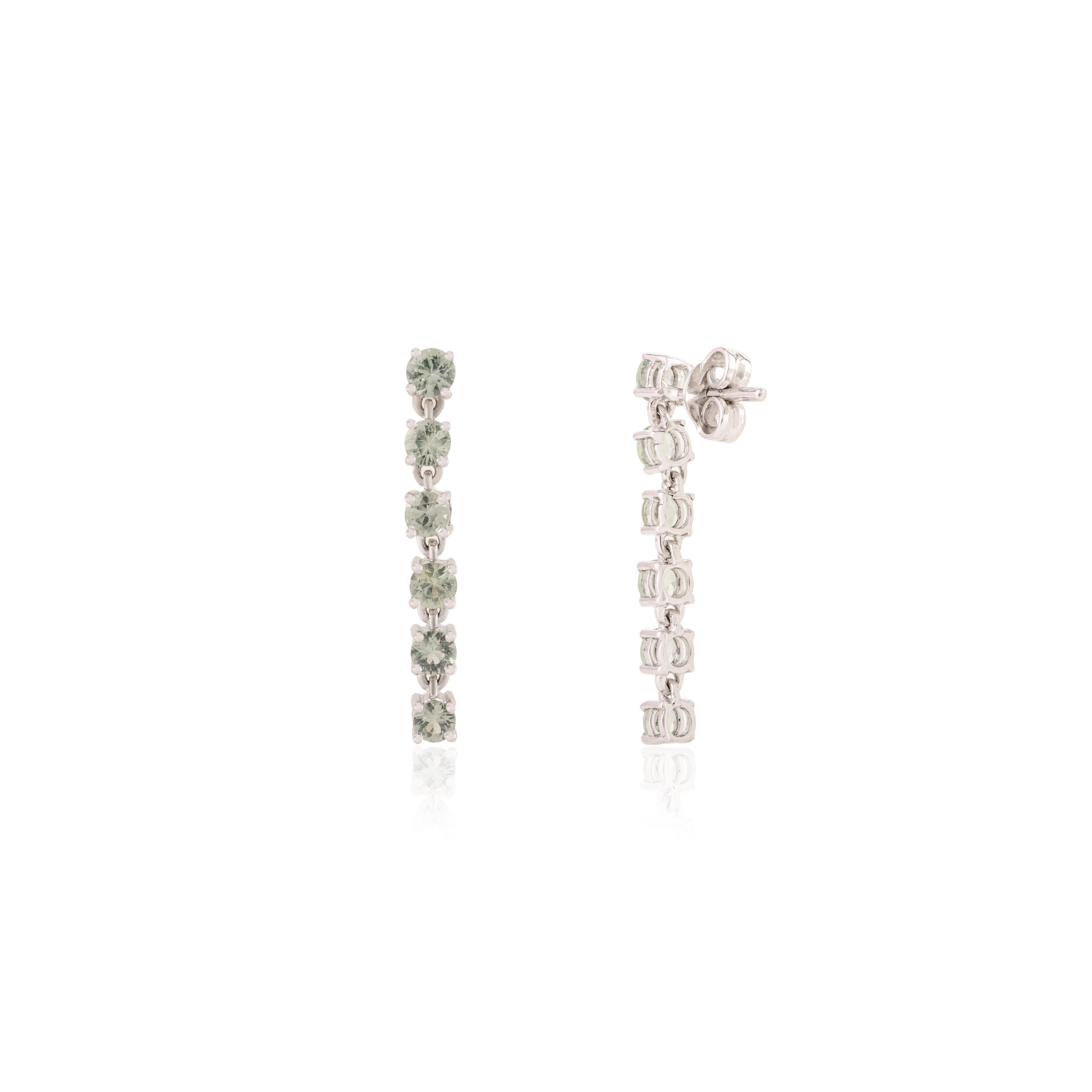 Taglio rotondo Orecchini pendenti a forma di cocktail con zaffiro verde da 2,27 carati, in oro bianco massiccio 14k in vendita