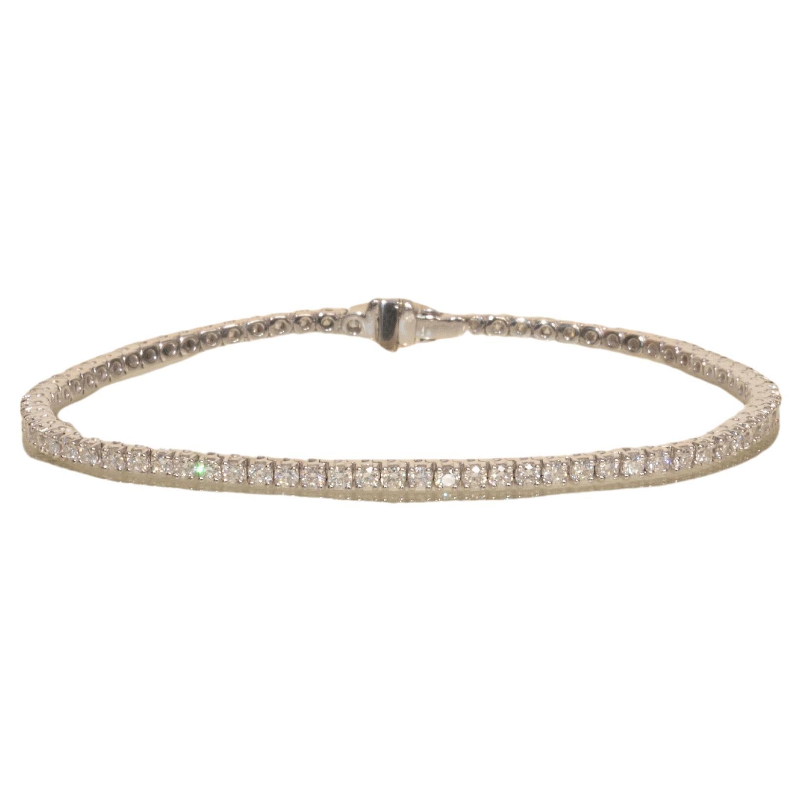 2.27 ct Tennis Bracelet, FG VS Diamonds in White Gold For Sale