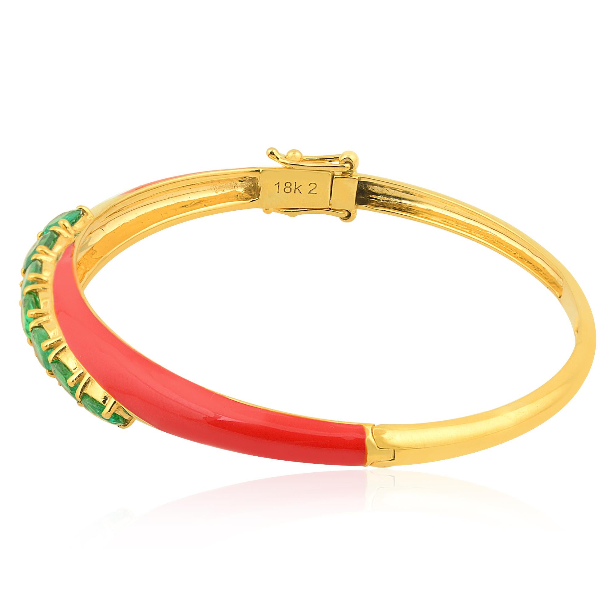 Item Code :- SEB-6177
Gross Weight :- 12.21 gm
18k Yellow Gold Weight :- 11.76 gm
Emerald Weight :- 2.27 carat 
Bangle Size :- 60x40 mm outer diameter

Engagement Gift, Bridal Shower Gift, Women Gift, Gift for Mom, Gift For Sister, Mother Daughter