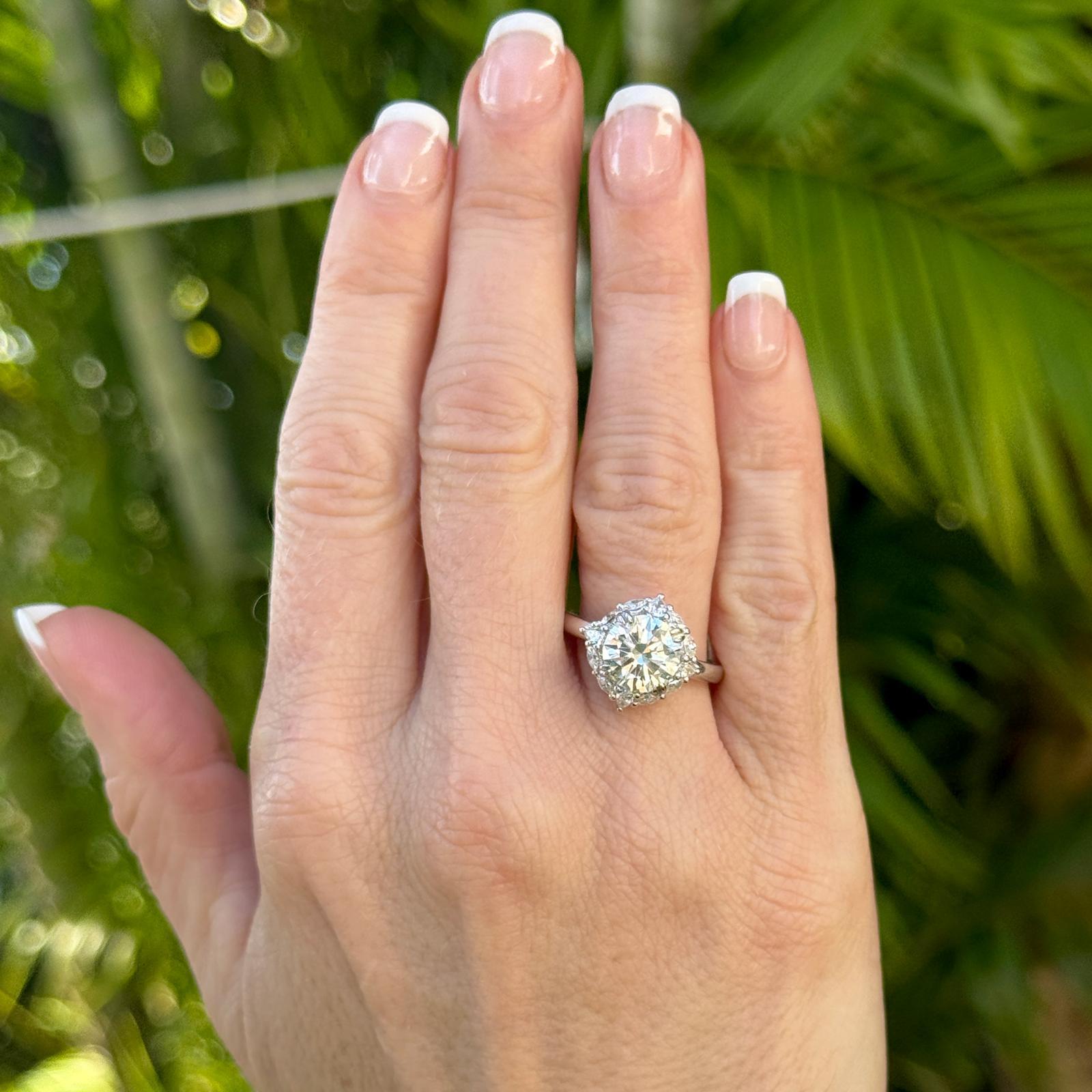Modern 2.27 Round Brilliant Cut Diamond 14K White Gold Engagement Ring GIA Certified For Sale