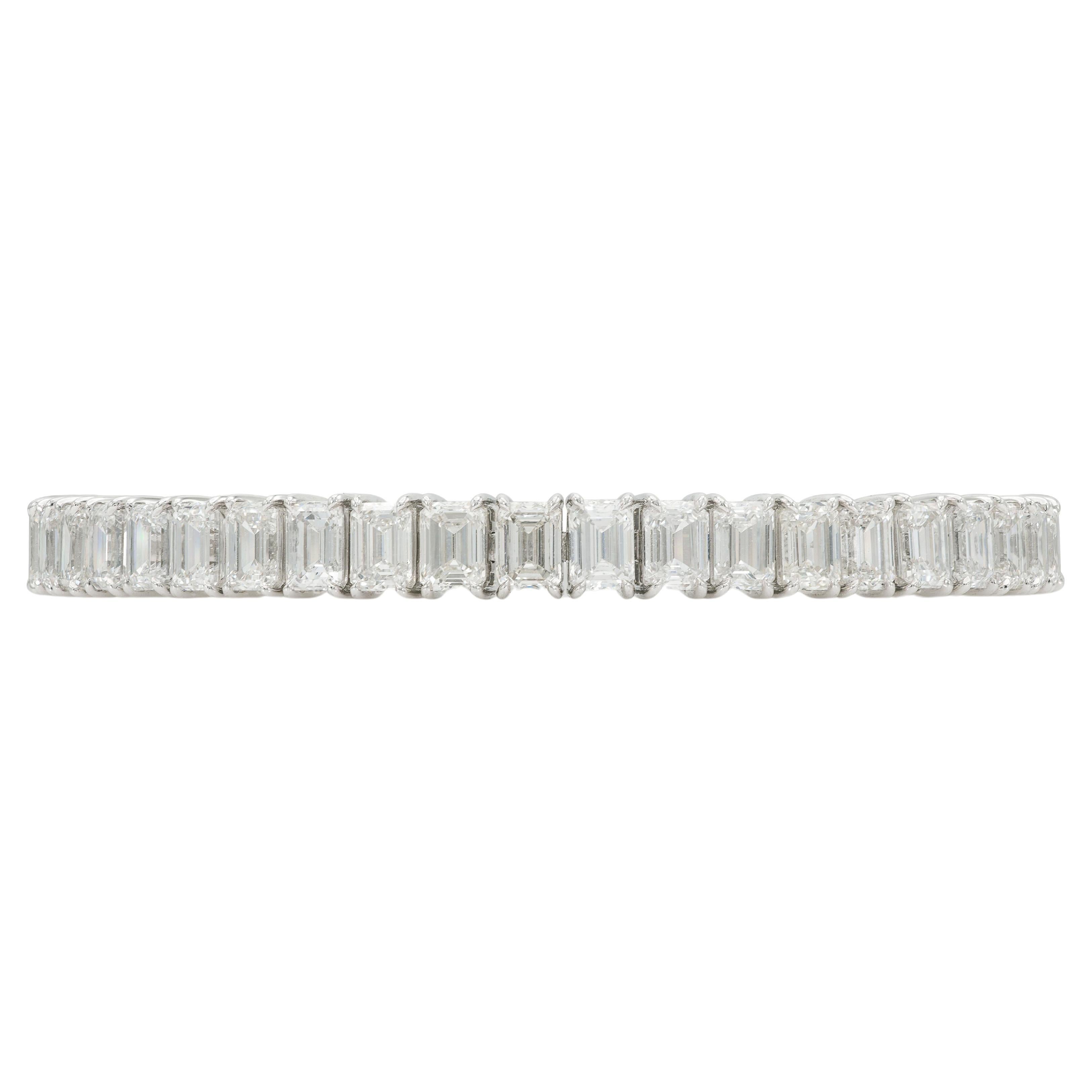 Bracciale tennis con diamanti taglio smeraldo da 22.70 carati