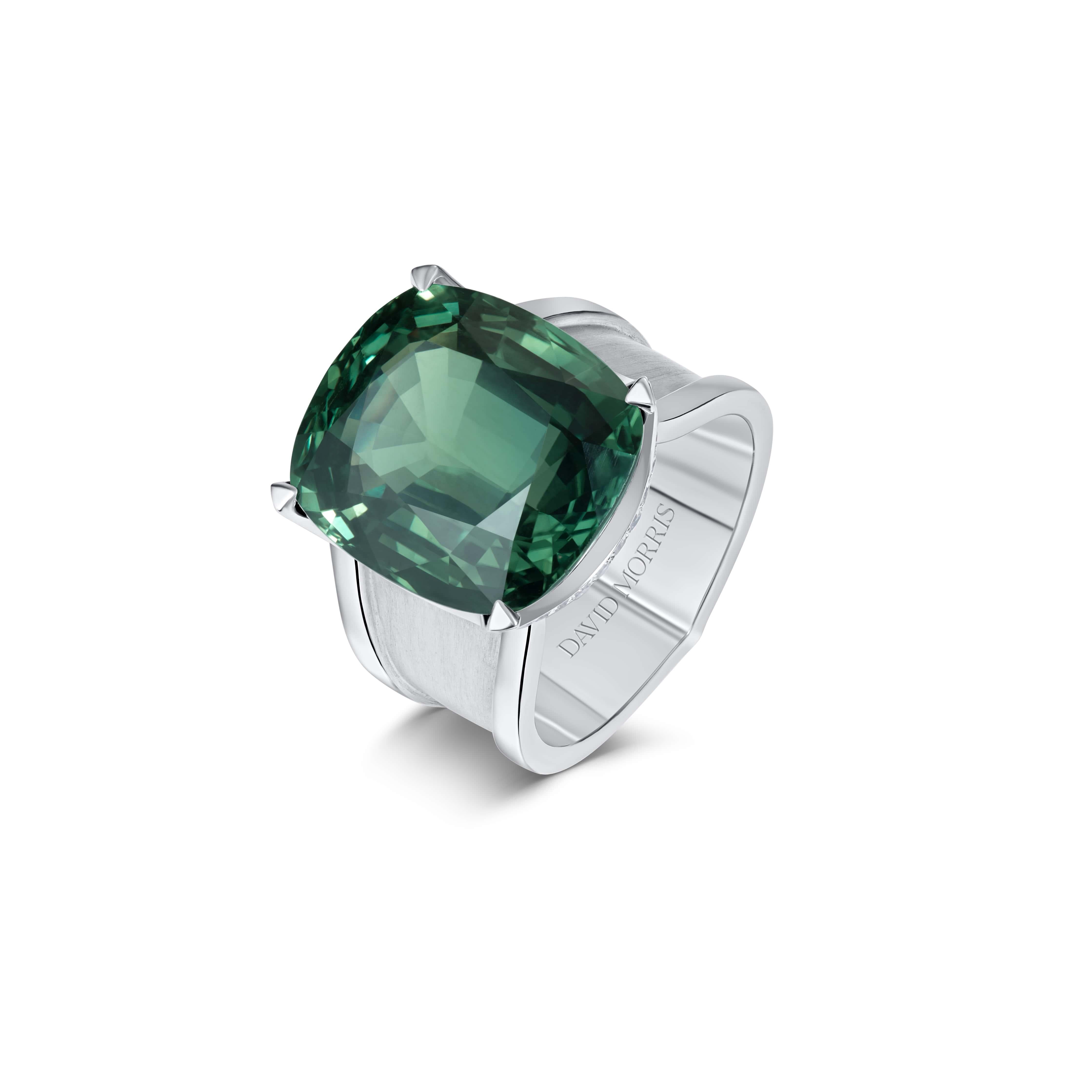 Women's 22.70 Carat Green Sapphire Cocktail Ring For Sale