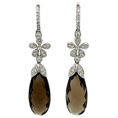 22,72 ct Topazio fumé a scacchiera Briolette  Orecchini con diamanti in 14KWG