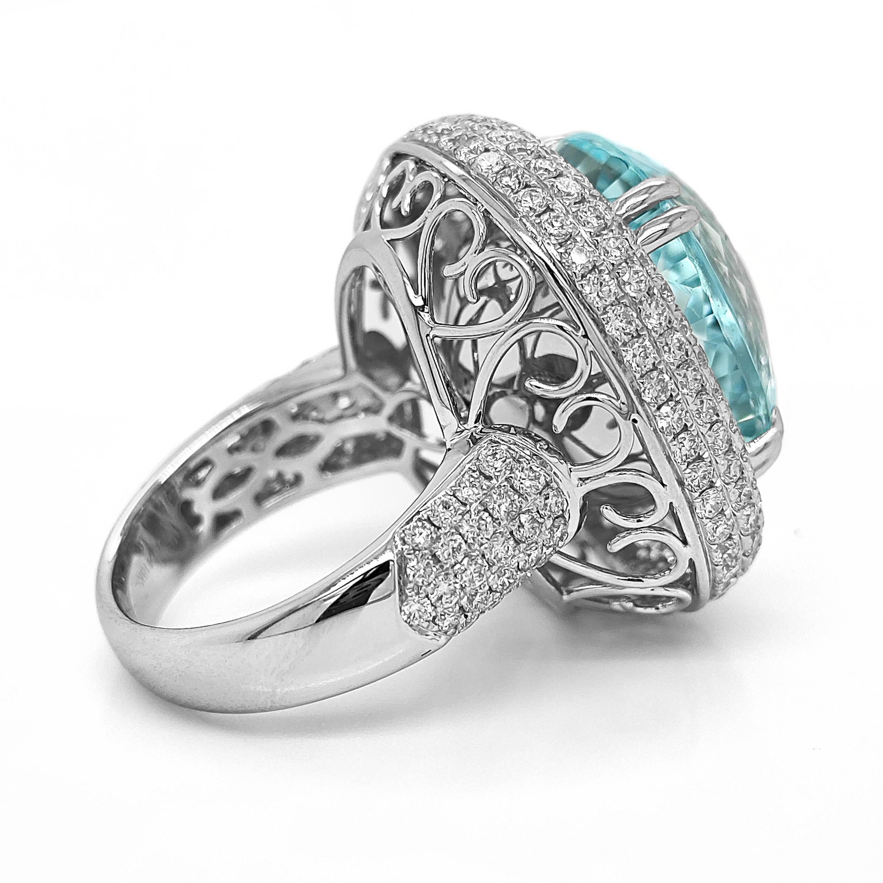1 gemma PARAIBA TOURMALINE: 19,99 carati
28 diamanti tondi bianchi: 0,28 Carati
184 diamanti bianchi: 2,47 carati
Metallo: Oro bianco 18 carati, 13,30 grammi
