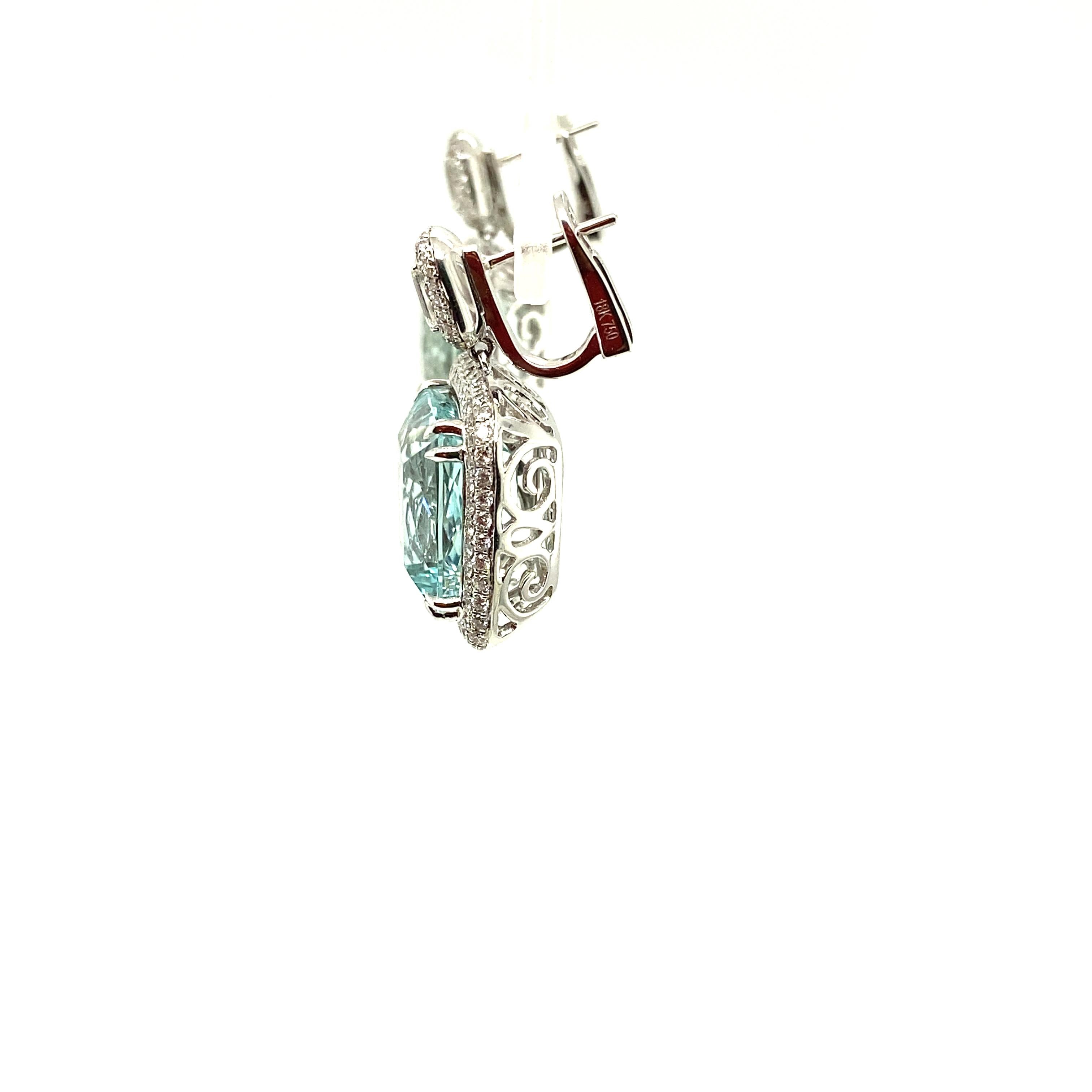Contemporain Boucles d'oreilles en or Aigue-marine 22,79 carats, taille coussin en vente