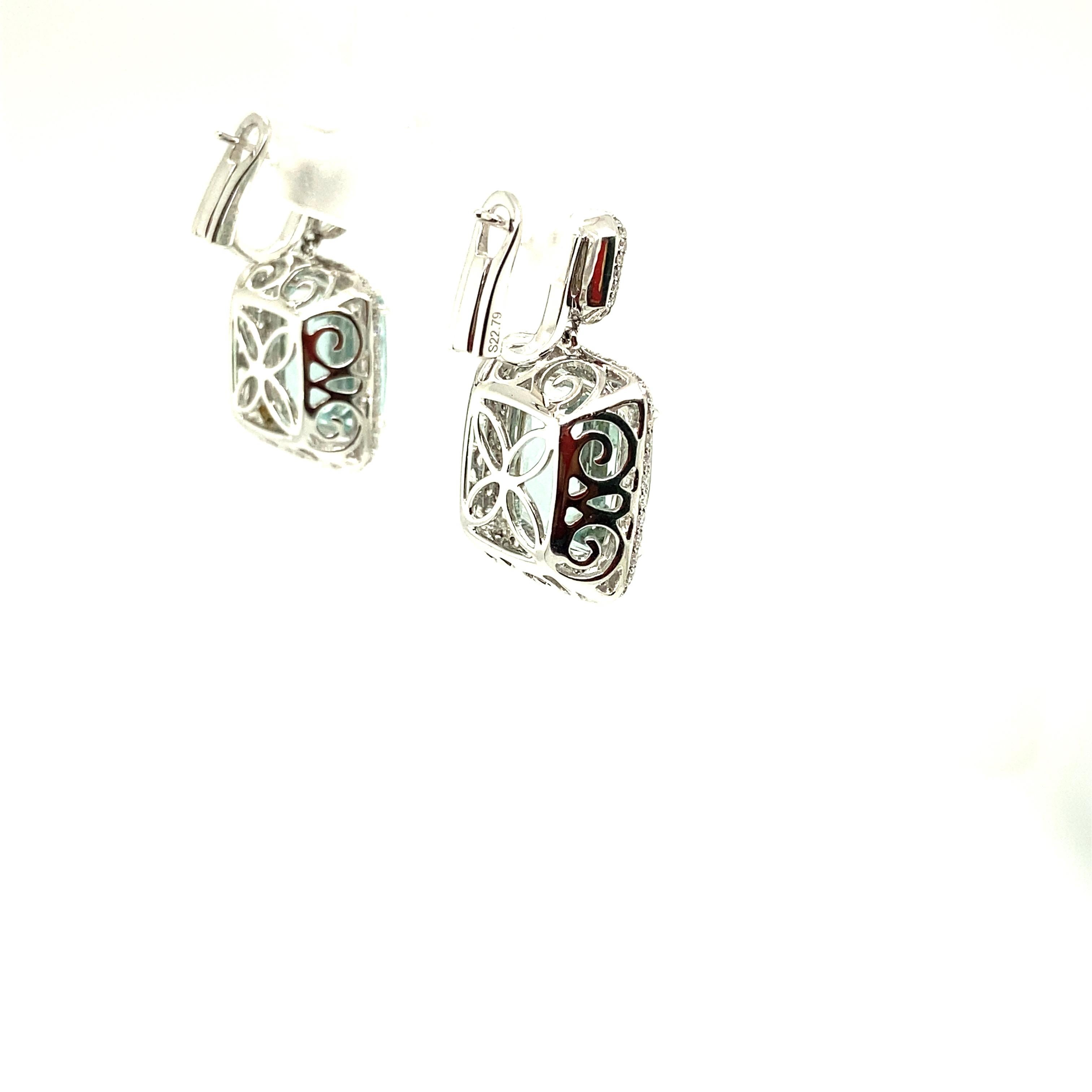 Taille coussin Boucles d'oreilles en or Aigue-marine 22,79 carats, taille coussin en vente