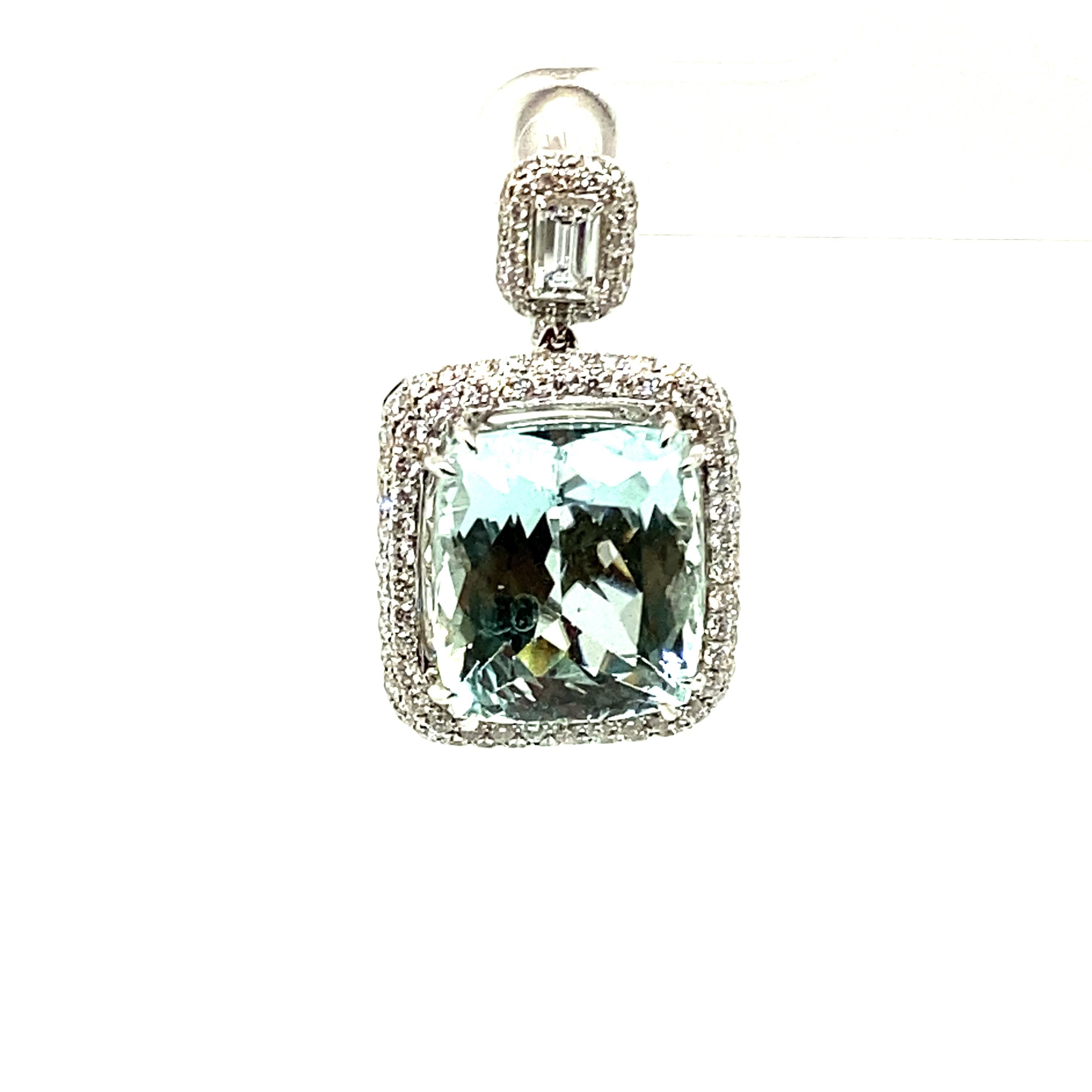 Boucles d'oreilles en or Aigue-marine 22,79 carats, taille coussin Unisexe en vente
