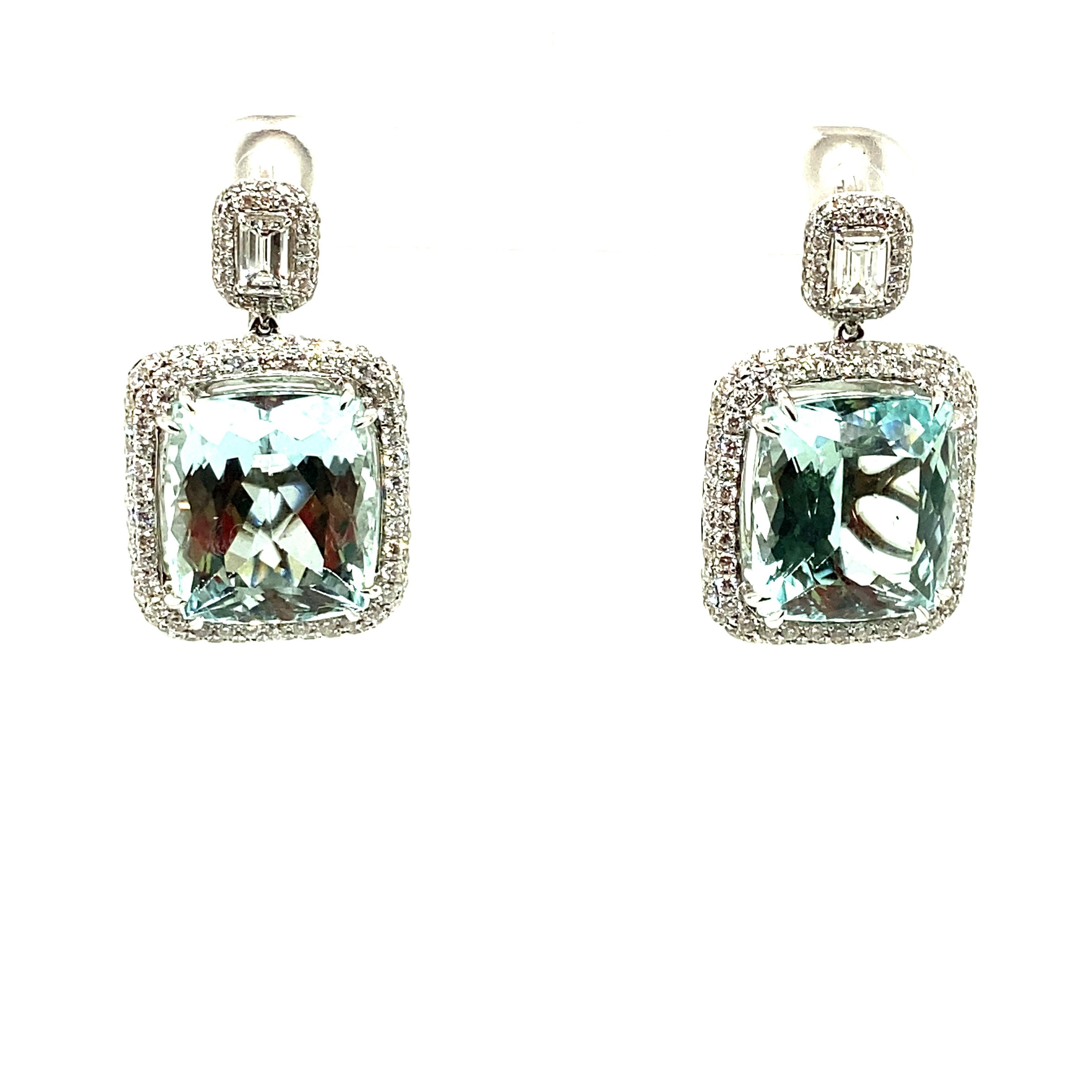 22.79 Carat Natural Cushion-Cut Aquamarine Gold Earrings For Sale 1