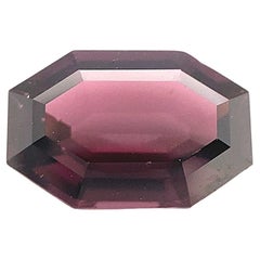 Espinela púrpura talla octogonal/esmeralda de Sri Lanka sin calentar de 2.27ct