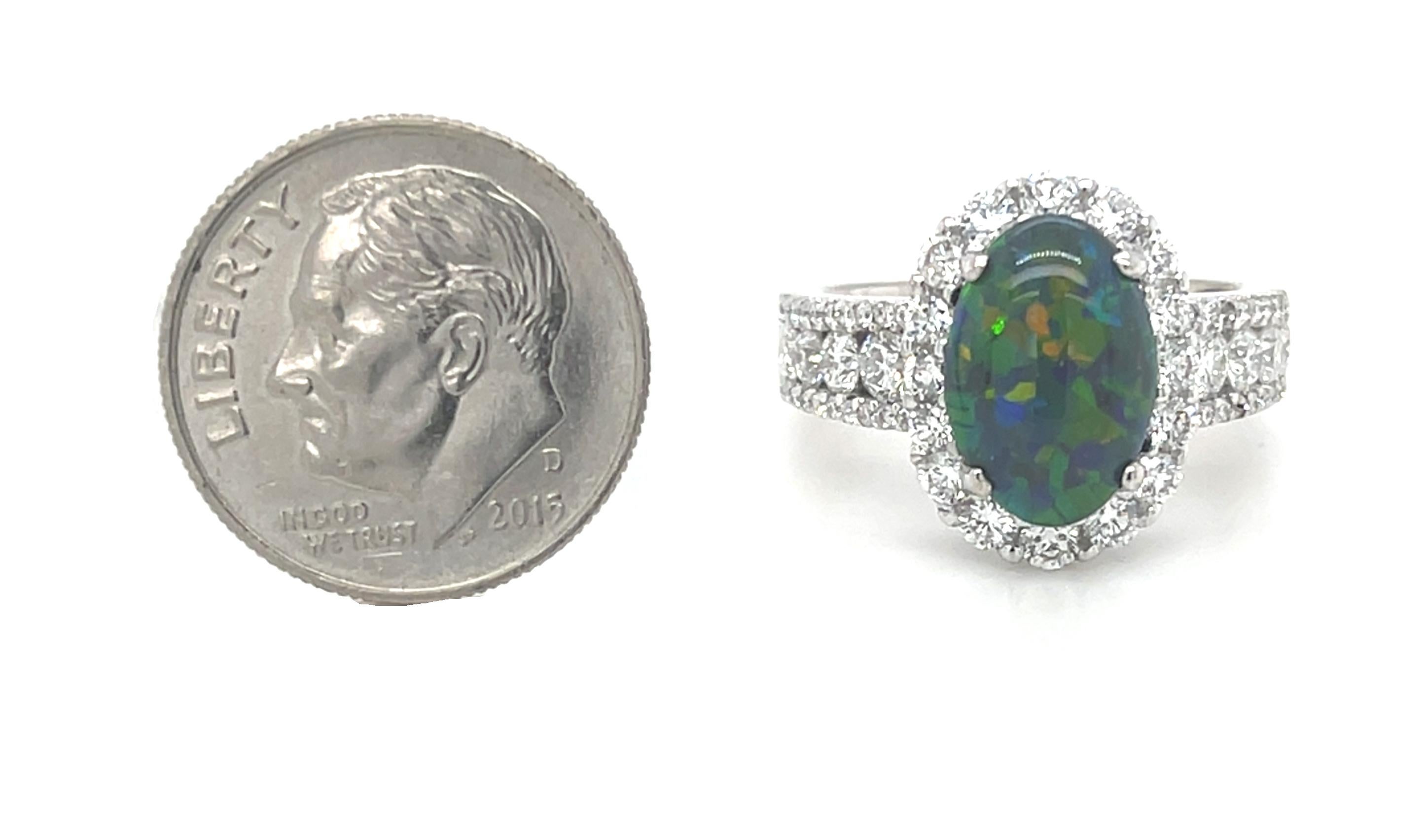 2,28 Karat Australischer Schwarzer Opal, Diamant-Halo-Cocktailring aus 18k Weißgold (Ovalschliff) im Angebot
