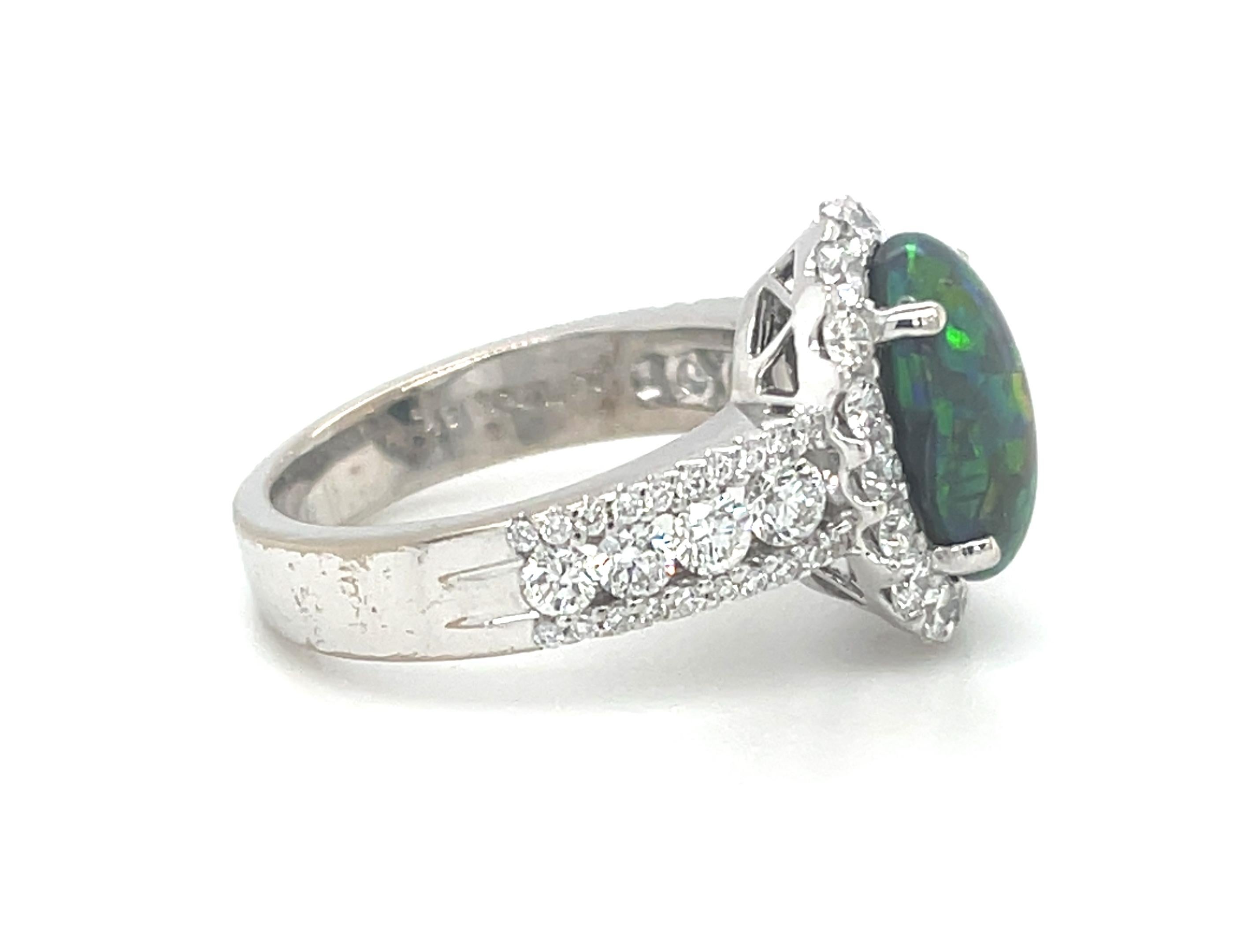 2,28 Karat Australischer Schwarzer Opal, Diamant-Halo-Cocktailring aus 18k Weißgold im Angebot 2