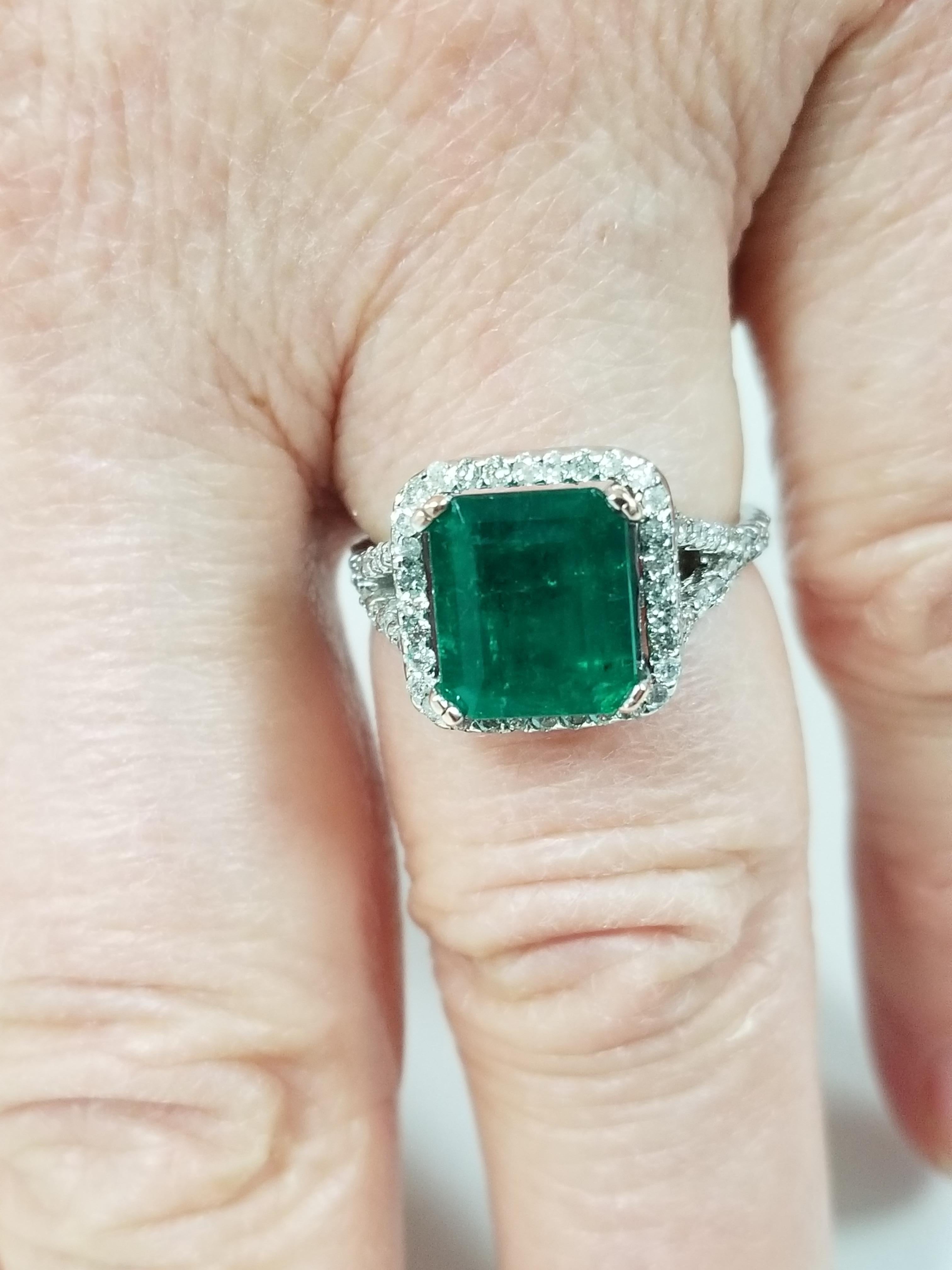 2.28 Carat Colombian Emerald and Diamond Ring 2