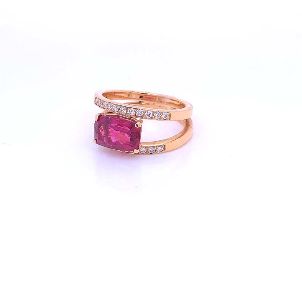 Women's 2.28 Carat Cushion Cut Pink Tourmaline and Diamond Ring in 18K Yellow Gold For Sale