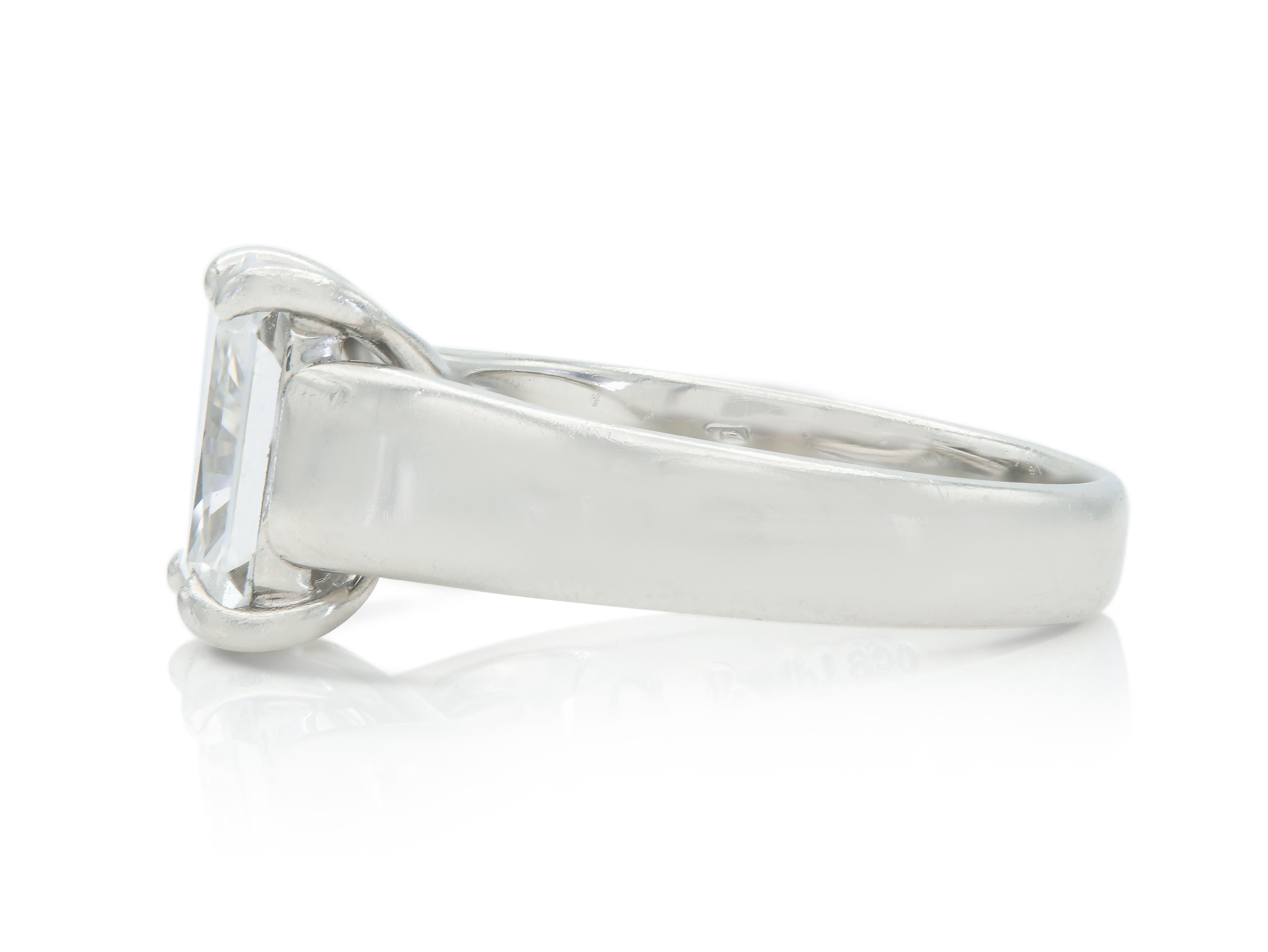 Taille radiant Bague de fiançailles à diamant radiant de 2,28 carats certifiée GIA en vente