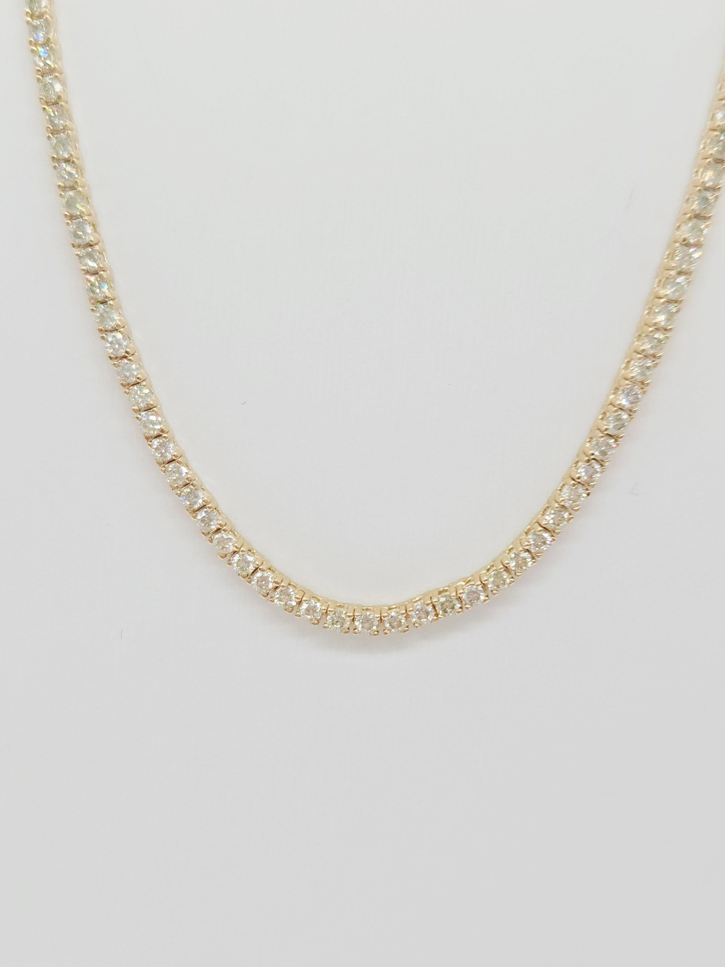 Contemporary 2.28 Carat Natural Diamond Mini Necklace Yellow Gold 18'' For Sale