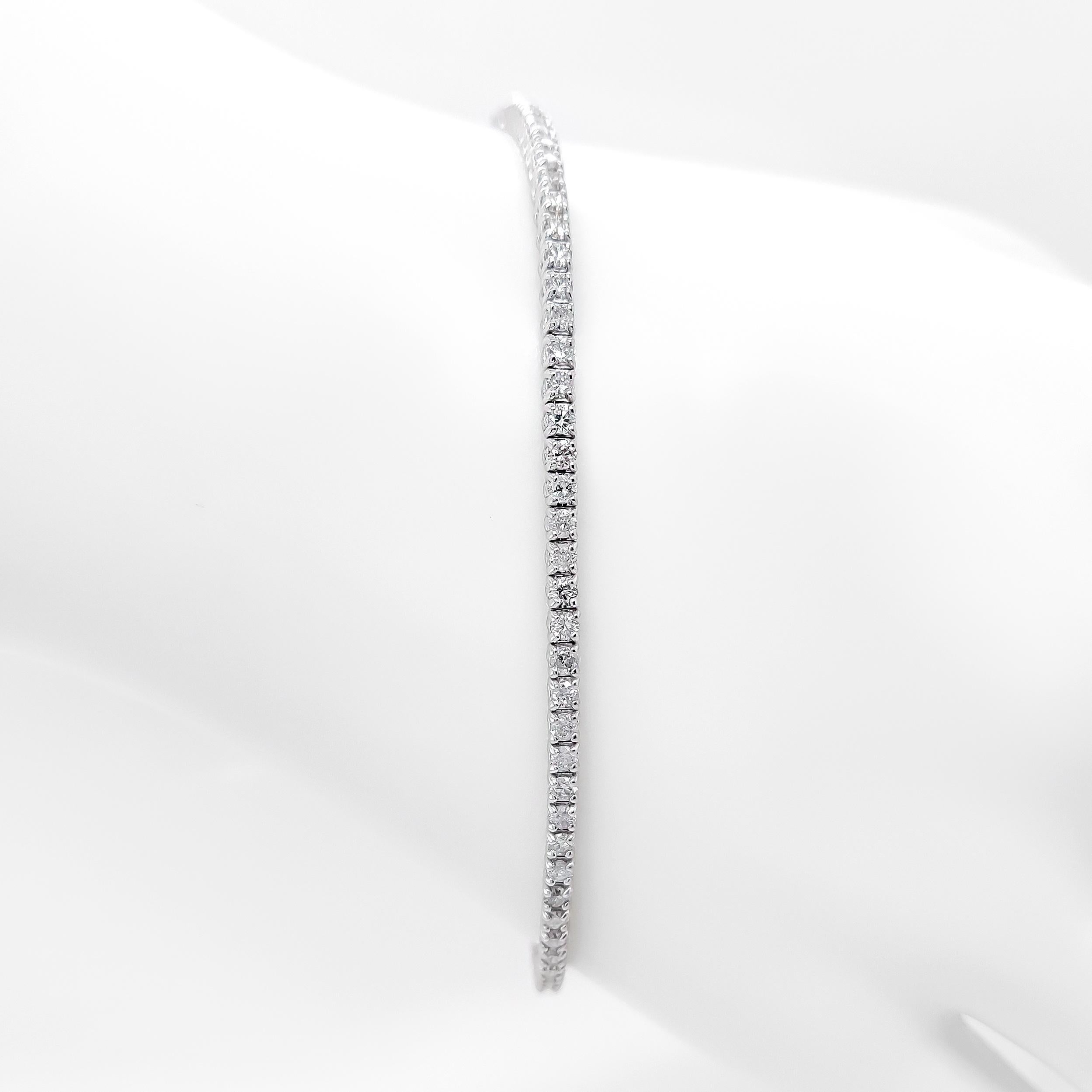 2.28 Carat Natural Round Diamonds 14K Gold Bracelet In New Condition For Sale In Ramat Gan, IL
