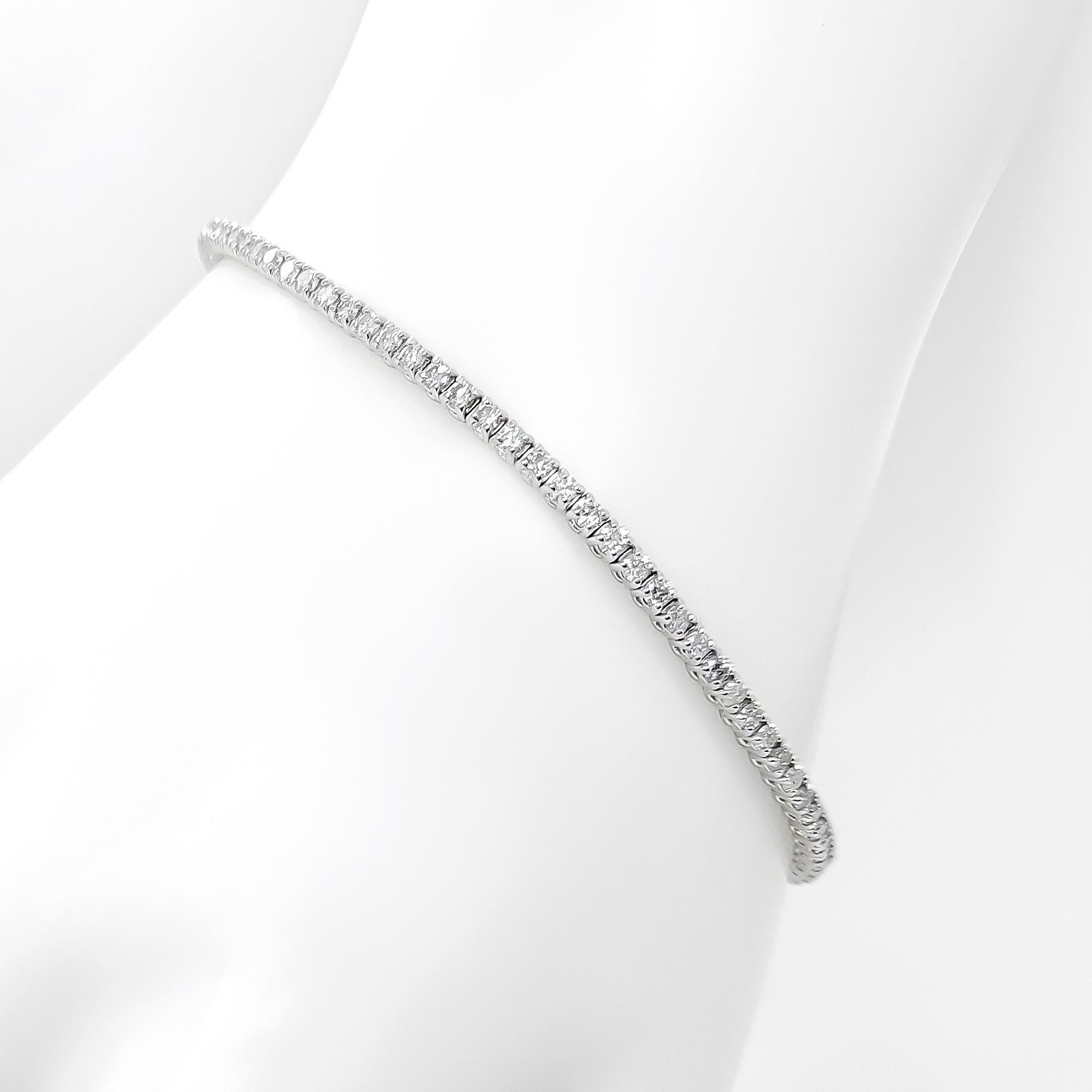 2.28 Carat Natural Round Diamonds 14K Gold Bracelet For Sale 1