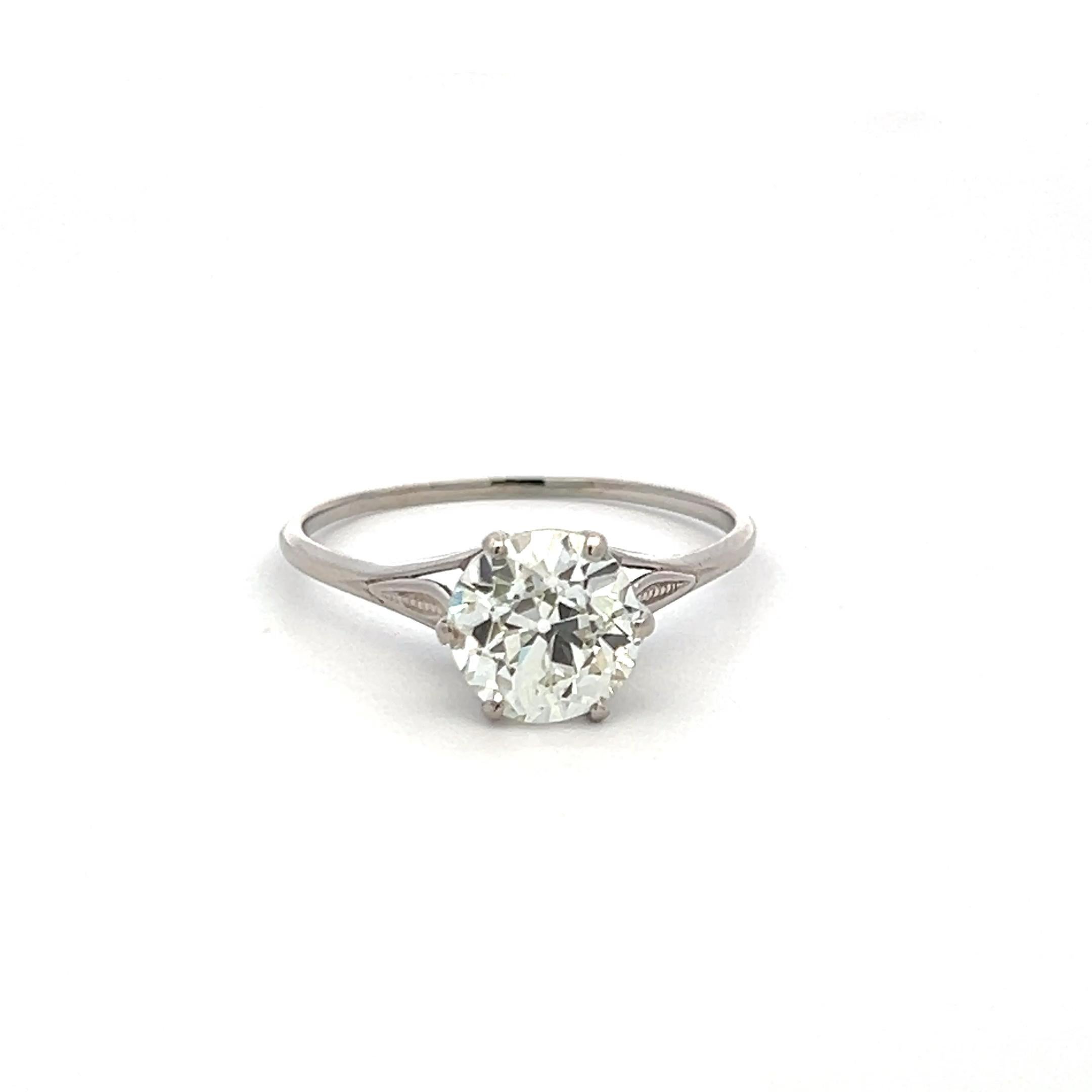 Anello di fidanzamento in platino con diamante di 2,28 carati con taglio europeo antico L I2 in vendita