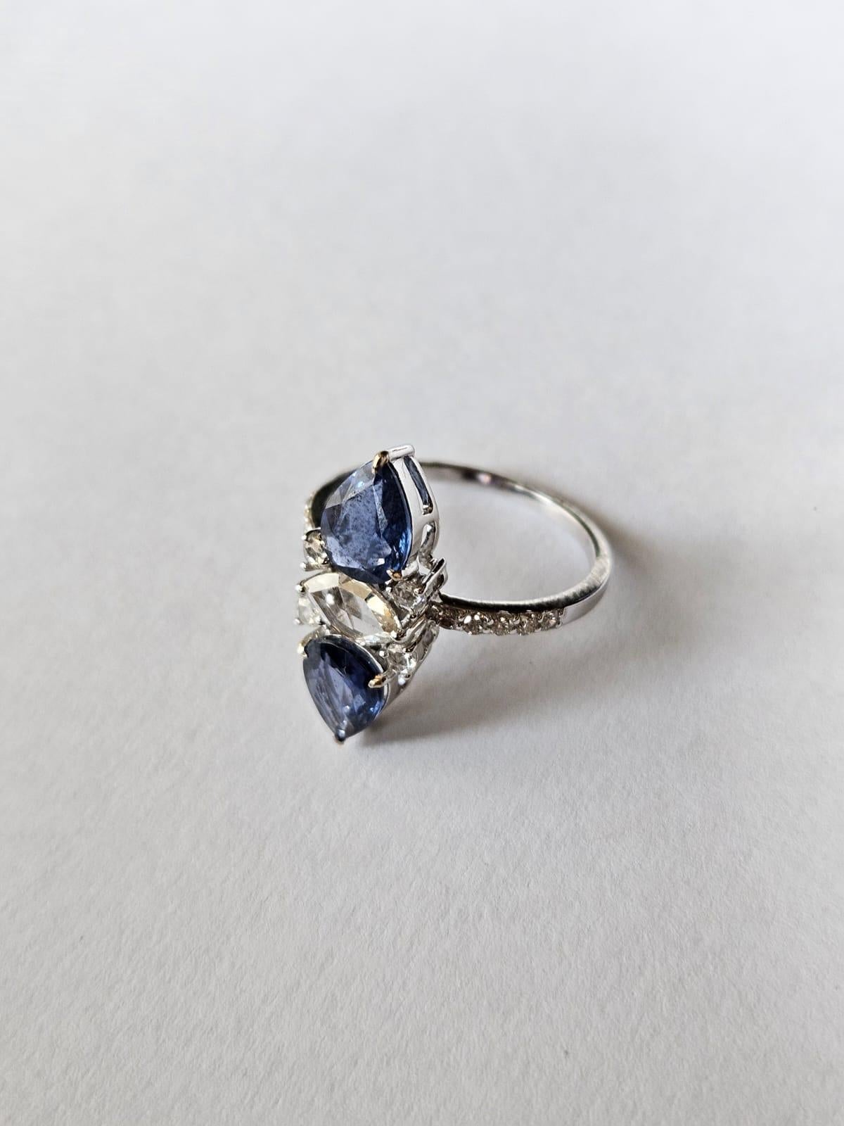 Women's or Men's 2.28 carats, Ceylon Blue Sapphires & Rose Cut Diamonds Cluster Cocktail Ring For Sale