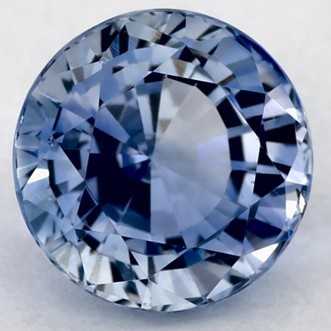 Ein sehr wertvoller September-Geburtsstein mit einer bezaubernden blauen Farbe. Man glaubt, dass sie dem Leben Glück und Reichtum bringen.

Entdecken Sie die lebendige Kollektion von Smaragden, Rubinen und Saphiren in unserem Geschäft, die als lose