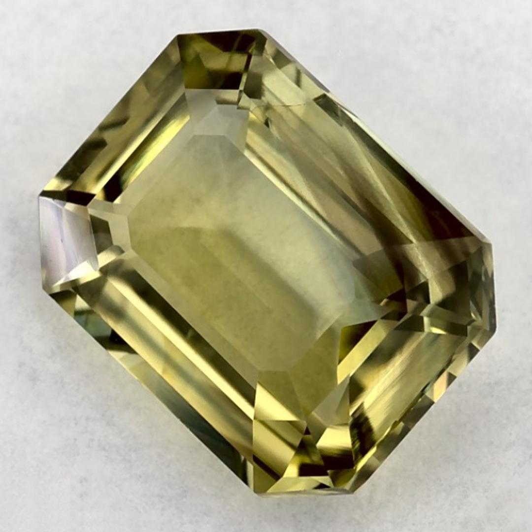 Taille octogone 2.28 Ct Green Sapphire Octagon Loose Gemstone (pierre précieuse en vrac) en vente