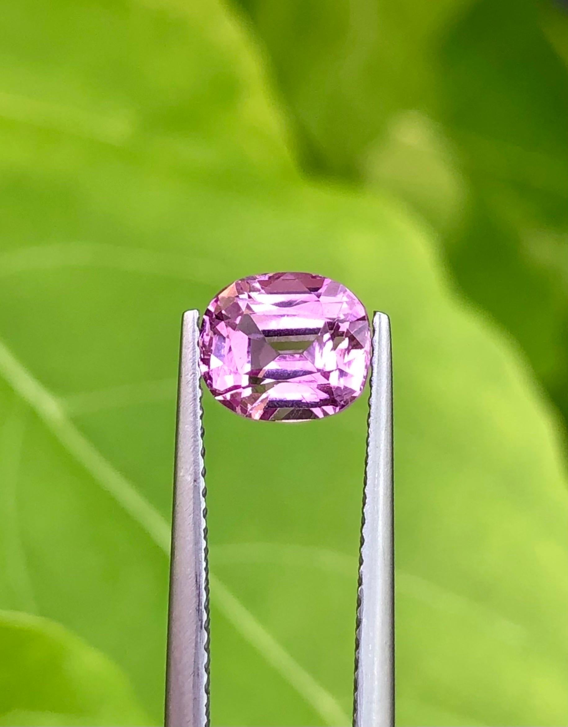 2.28 Ct IGI Certified  Natural  Imperial Topaz Purplish Pink Color Eye clean For Sale 1