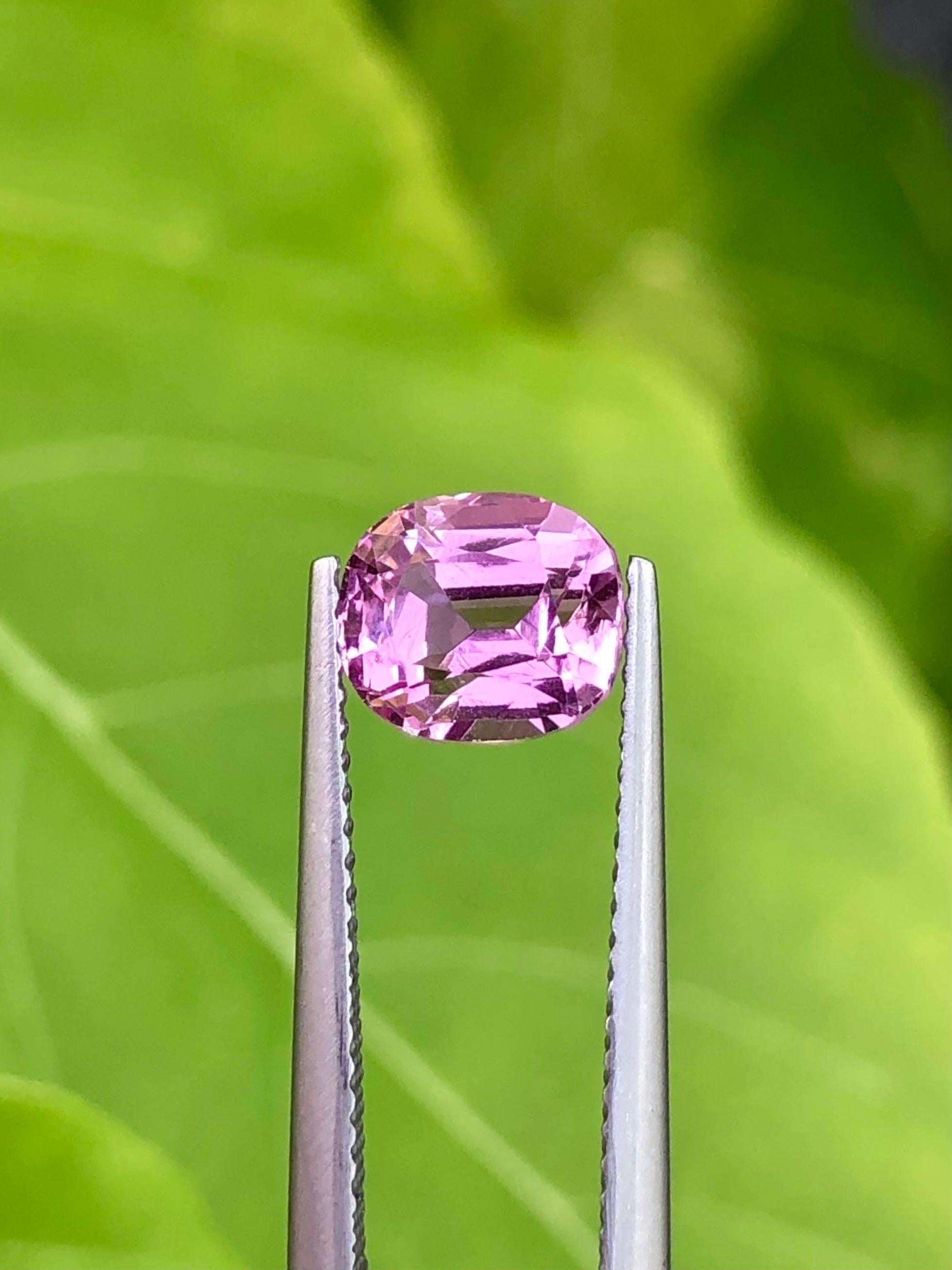 2.28 Ct IGI Certified  Natural  Imperial Topaz Purplish Pink Color Eye clean For Sale 4