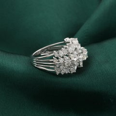 Bague en or blanc 18 carats sertie d'un ensemble de diamants naturels taille poire et baguette de 2,28 carats