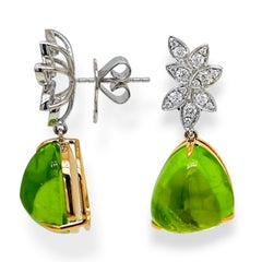 Orecchini in oro giallo e bianco con diamante rotondo e peridoto da 22,85 carati