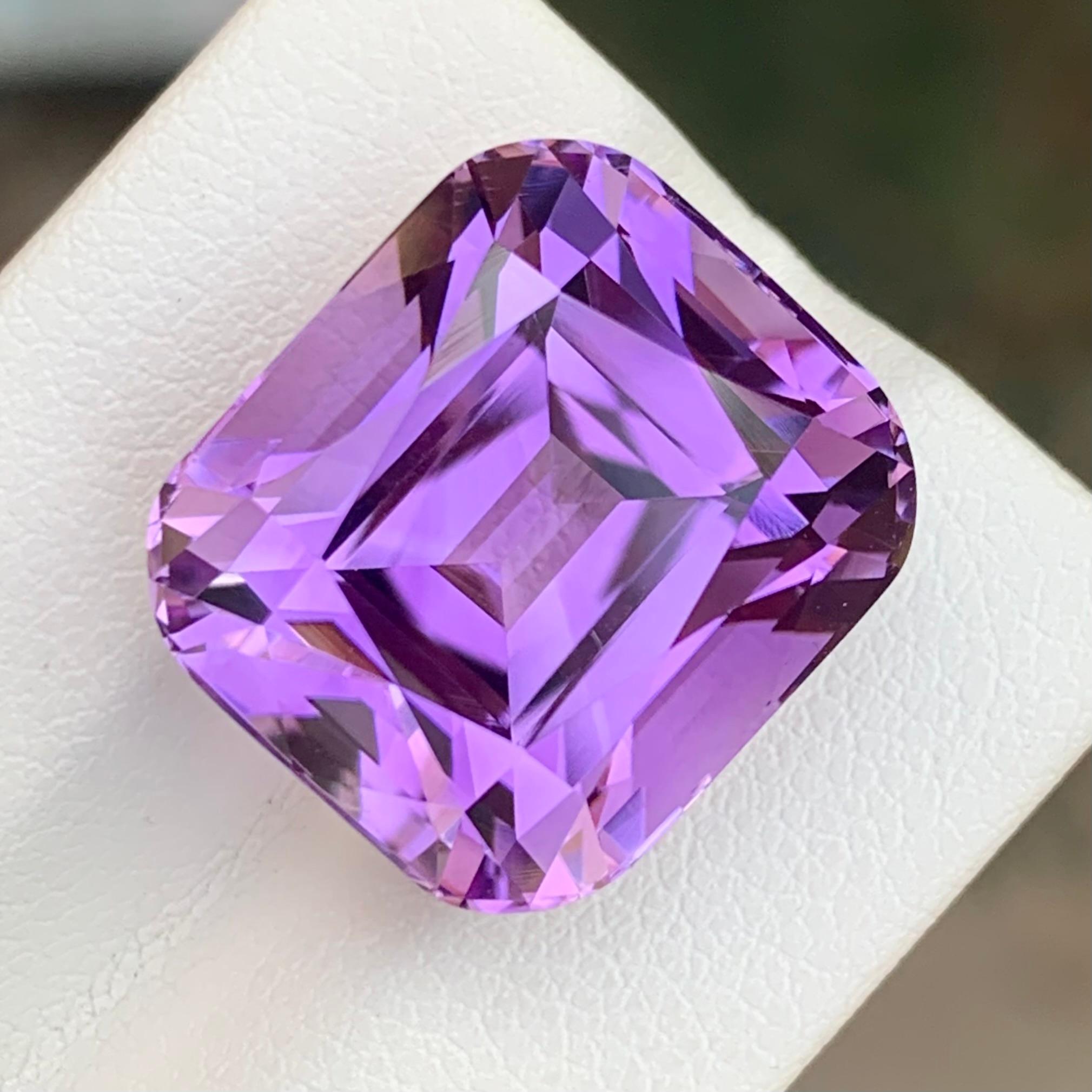 22.85 Carats Natural Loose Lavender Amethyst Gem Brazil Mine In New Condition For Sale In Peshawar, PK
