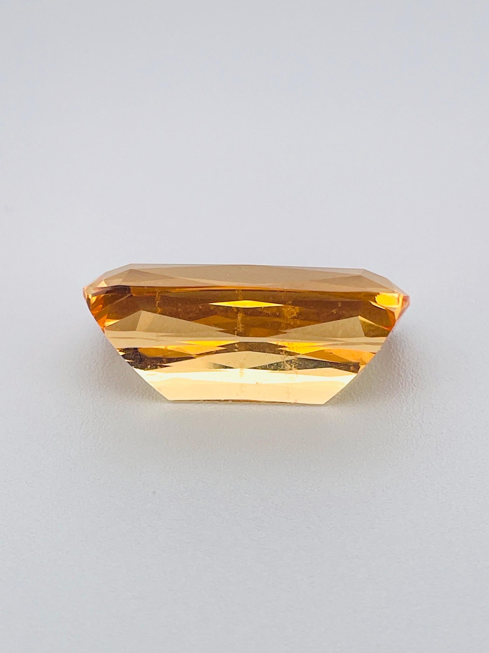 22,85 Ct Certificato GIA Topazio Imperiale Naturale Nessun trattamento Collectional Raro In condizioni Nuovo in vendita a bangkok, TH