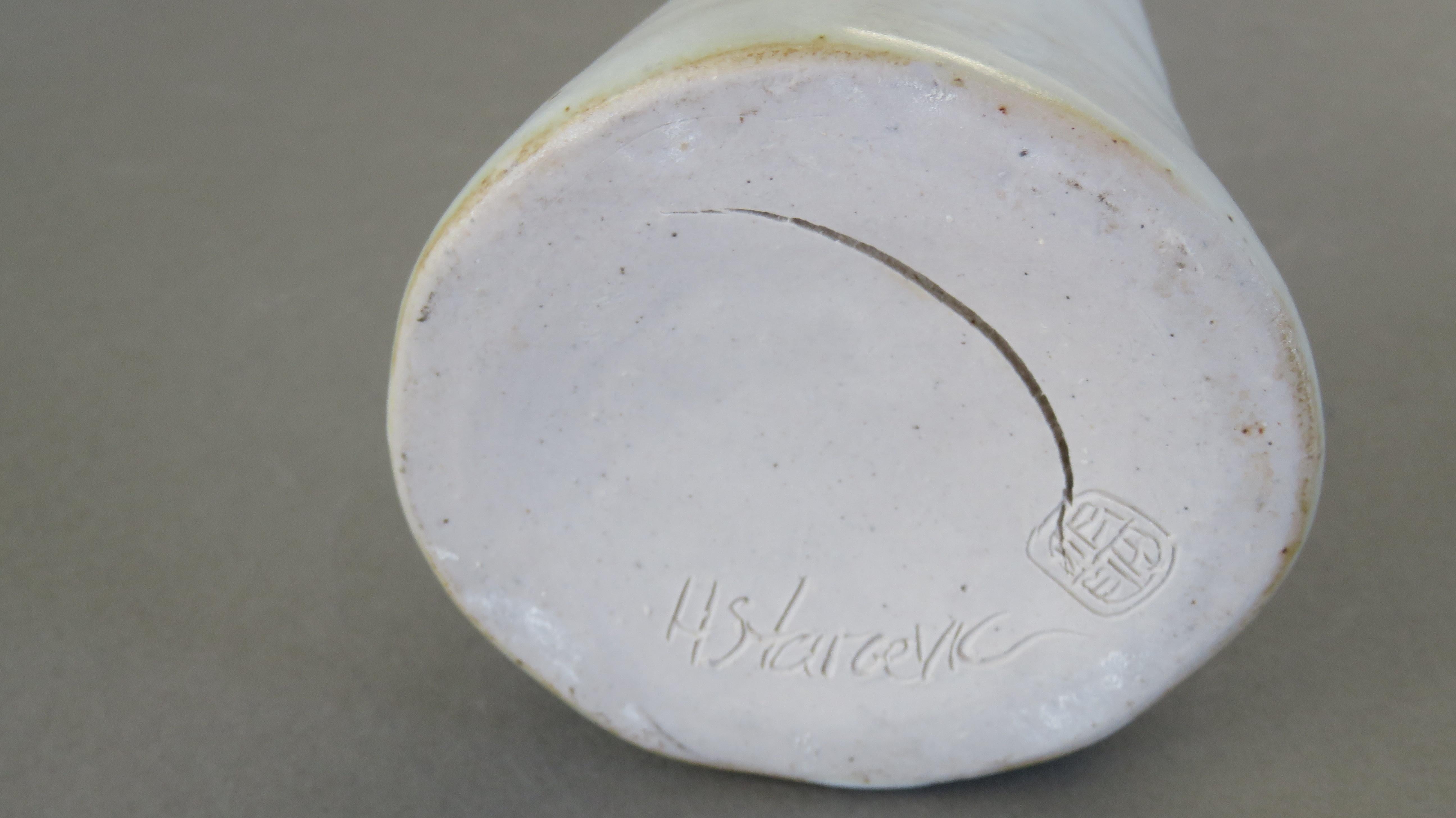 Große handgefertigte Keramikvase, weiße Glasur auf Steingut, 22,88 Zoll hoch im Angebot 1
