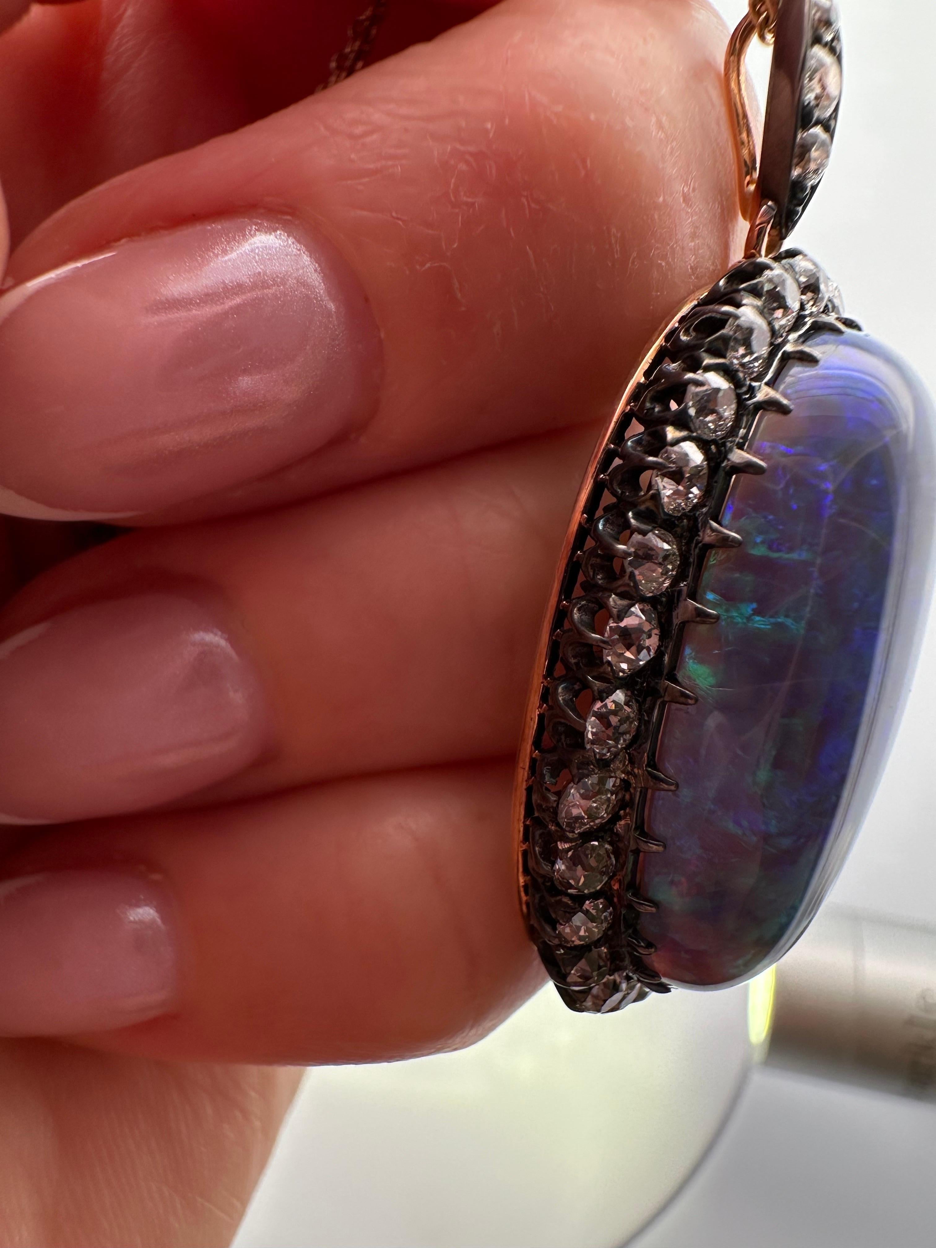 22.88 Opal NATURAL RARE piece Diamant-Anhänger-Halskette HUGE 18KT Gold 200 Jahre im Zustand „Hervorragend“ im Angebot in Boca Raton, FL