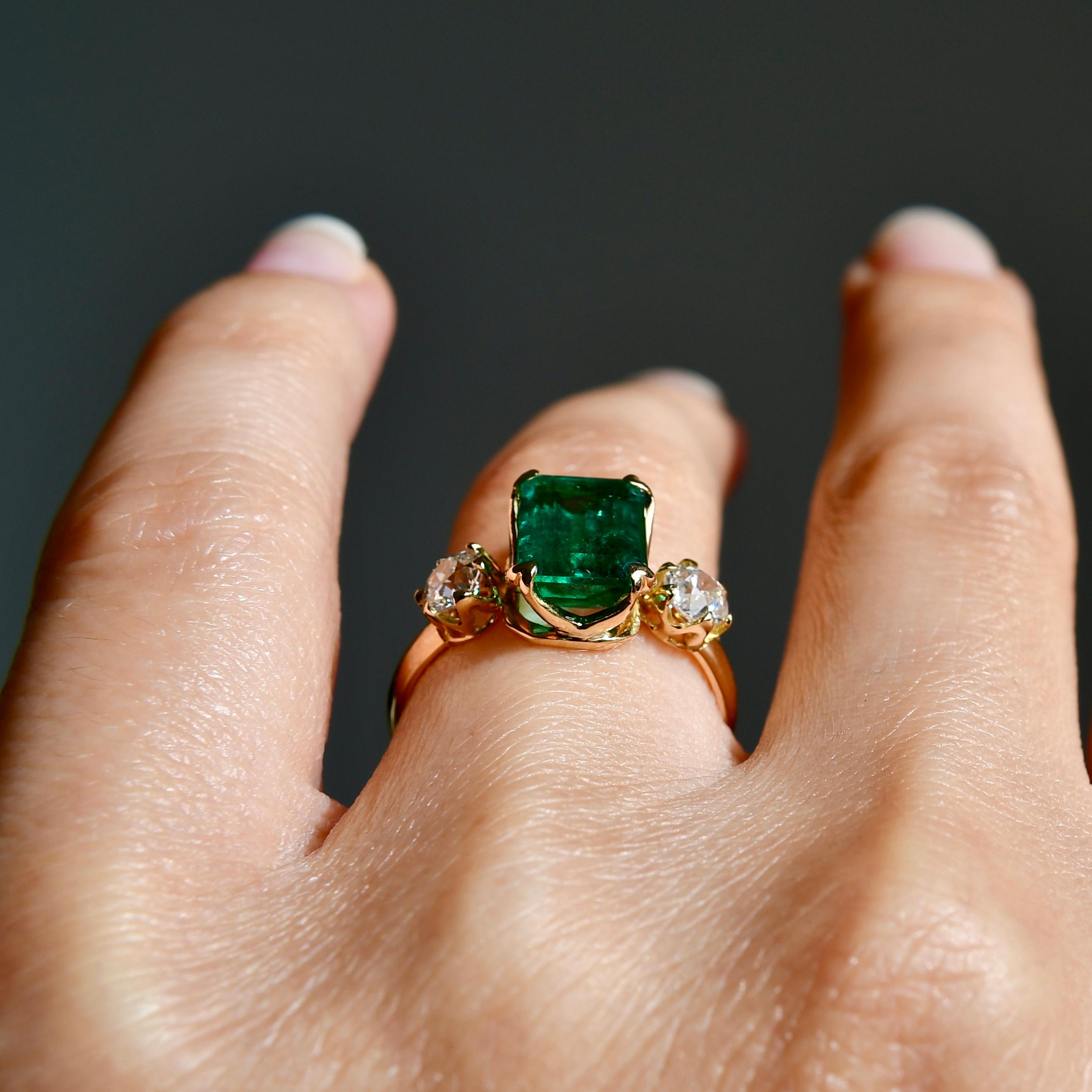 2.28ct emerald and old European cut diamond ring, GIA certified For Sale 4