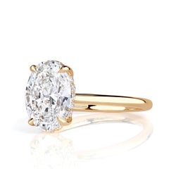 Anello di fidanzamento con diamante taglio ovale da 2,28ct in oro giallo 18k