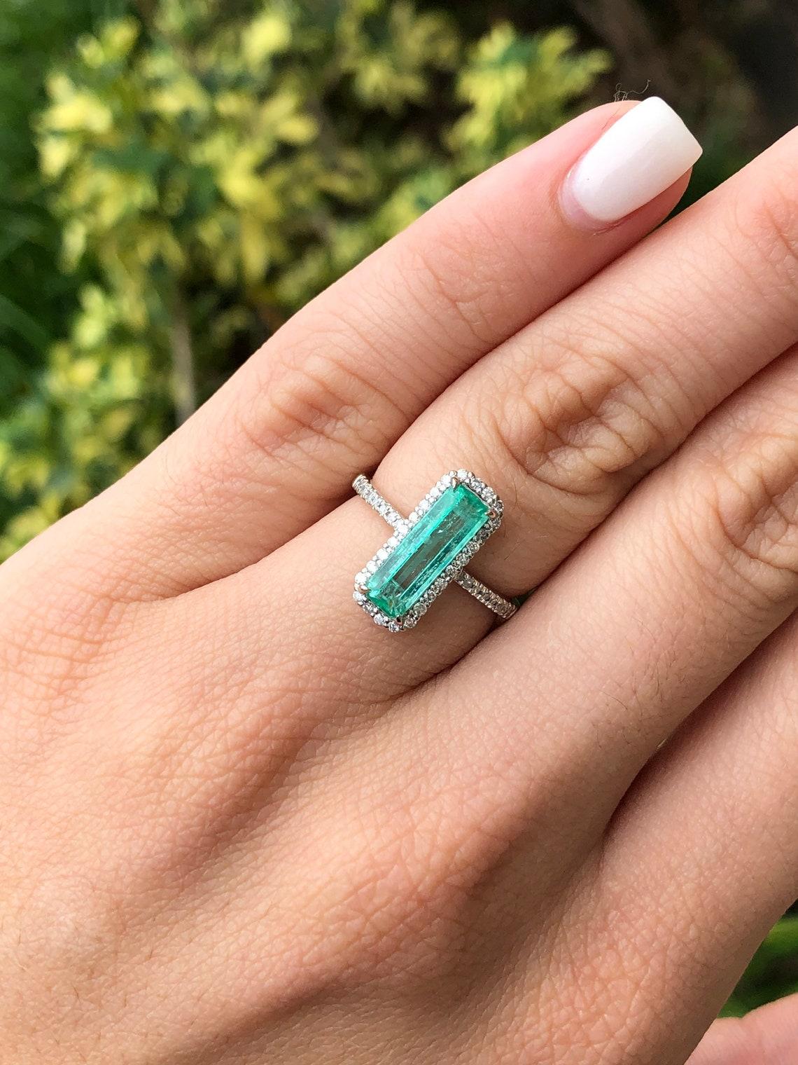 2.28tcw 14K Colombian Emerald-Elongated Emerald & Diamond Engagement Ring In New Condition For Sale In Jupiter, FL