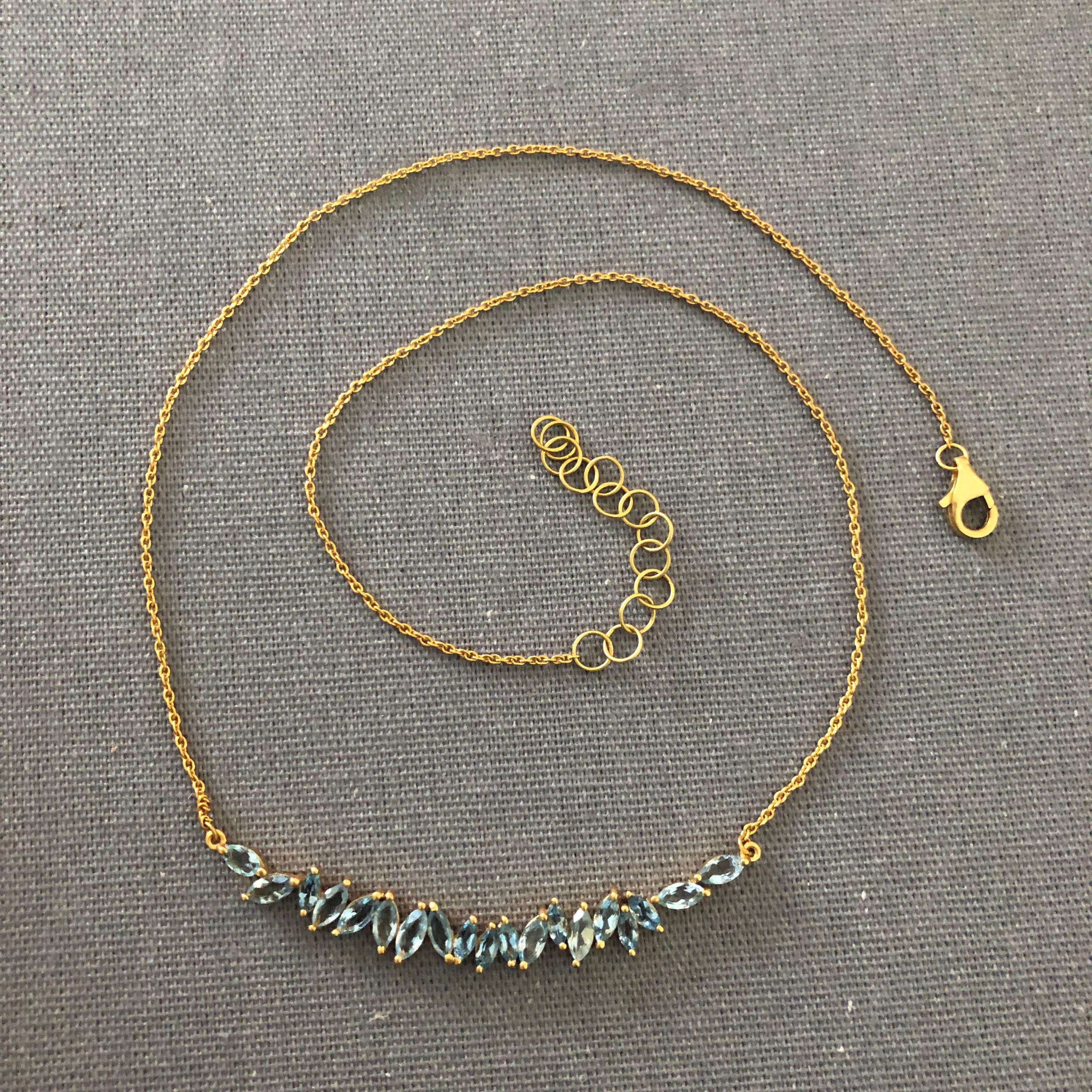 2.29 Carat Aquamarine Gold Bar Necklace by Lauren Harper In New Condition For Sale In Winnetka, IL