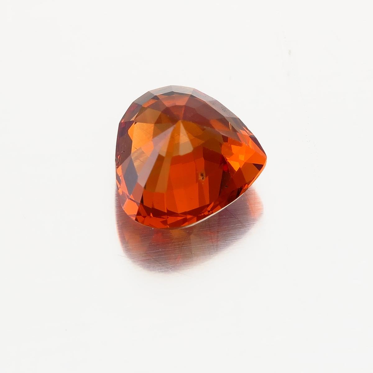 2.29 Carat Hessonite Garnet Lotus Certified In New Condition For Sale In Hua Hin, TH