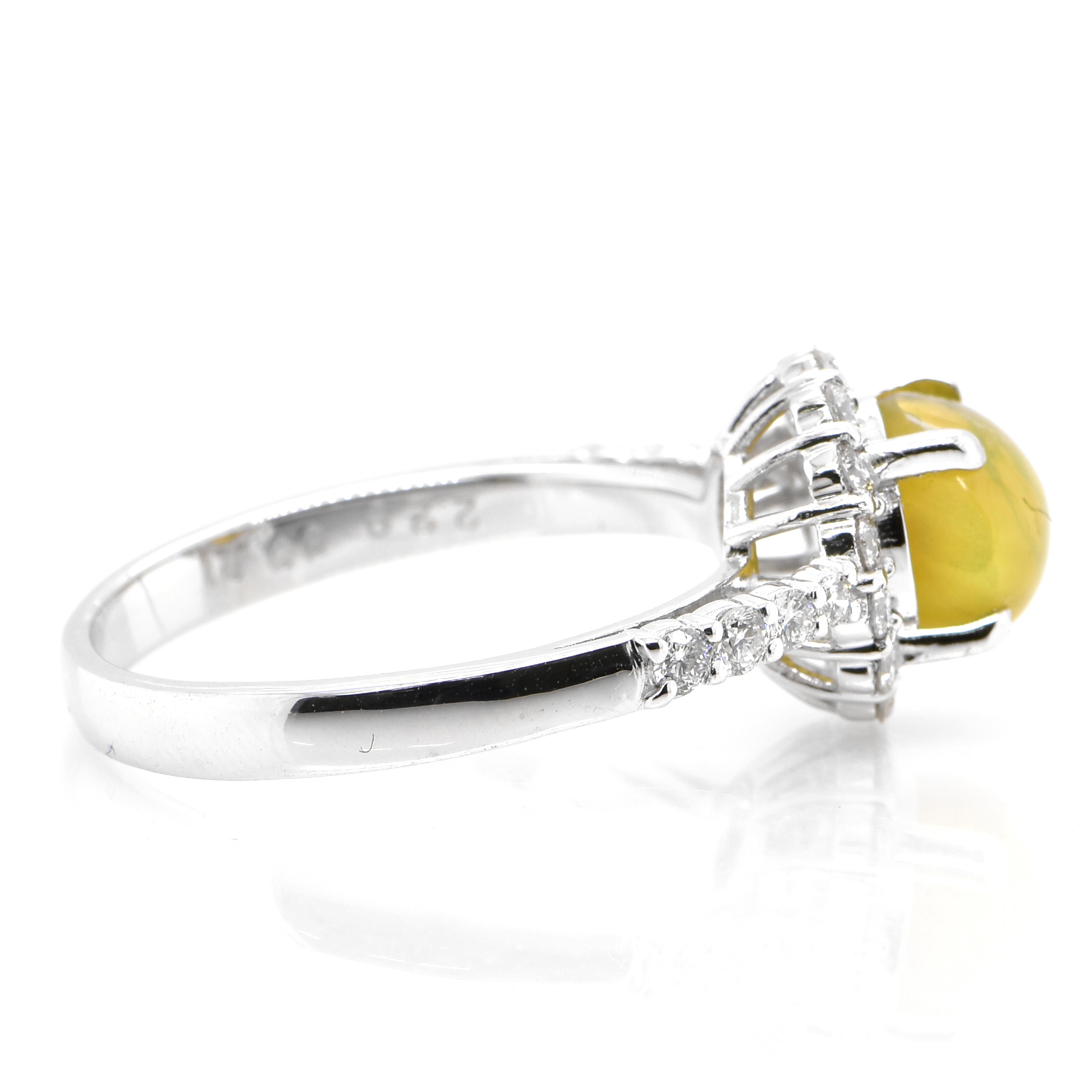 2.29 Carat 'Honey-Color' Cat's Eye Chrysoberyl and Diamond Ring Set in Platinum In New Condition For Sale In Tokyo, JP