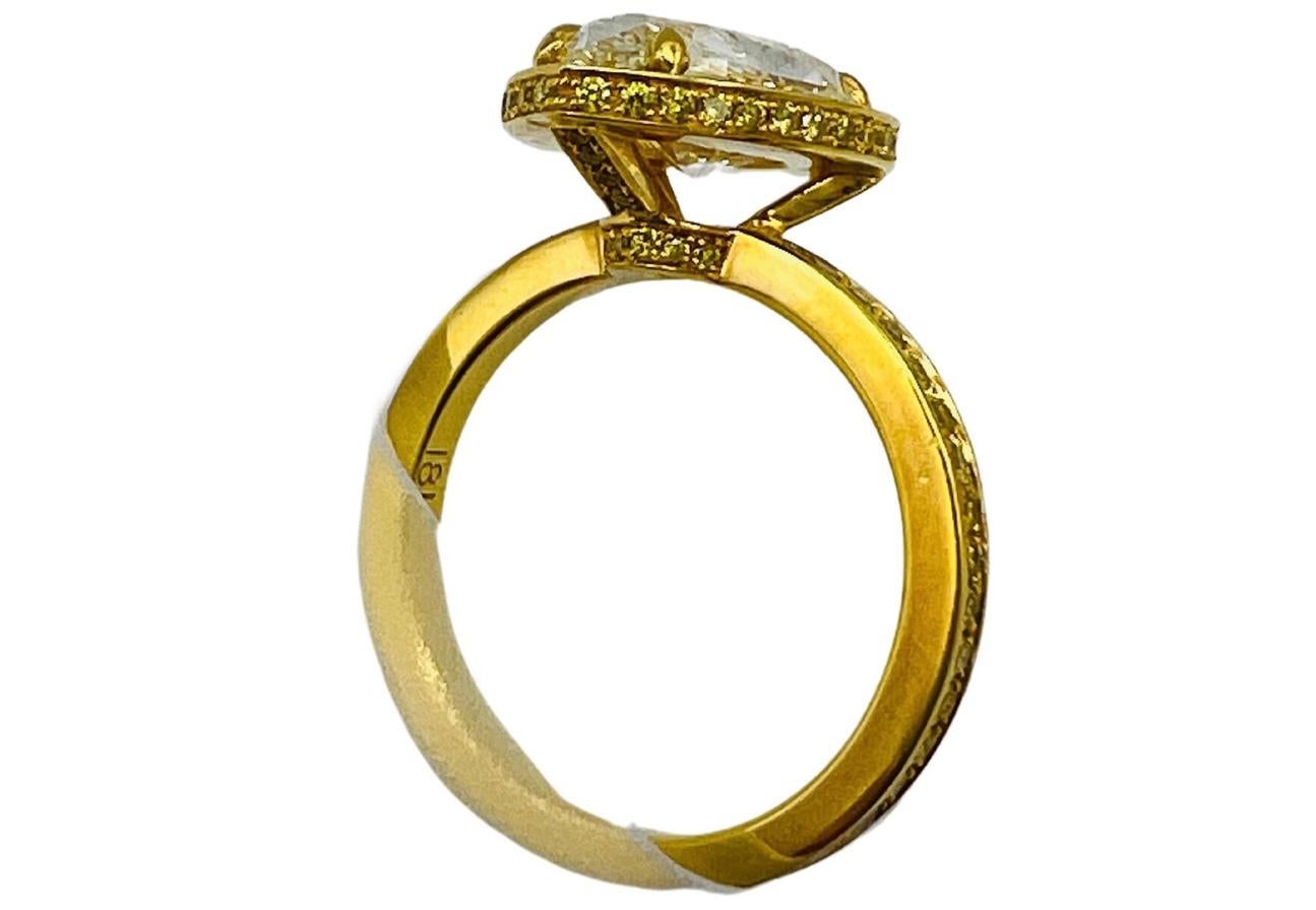2.29 Carat Light Fancy Yellow Pear Shape Diamond Engagement Ring For Sale 1