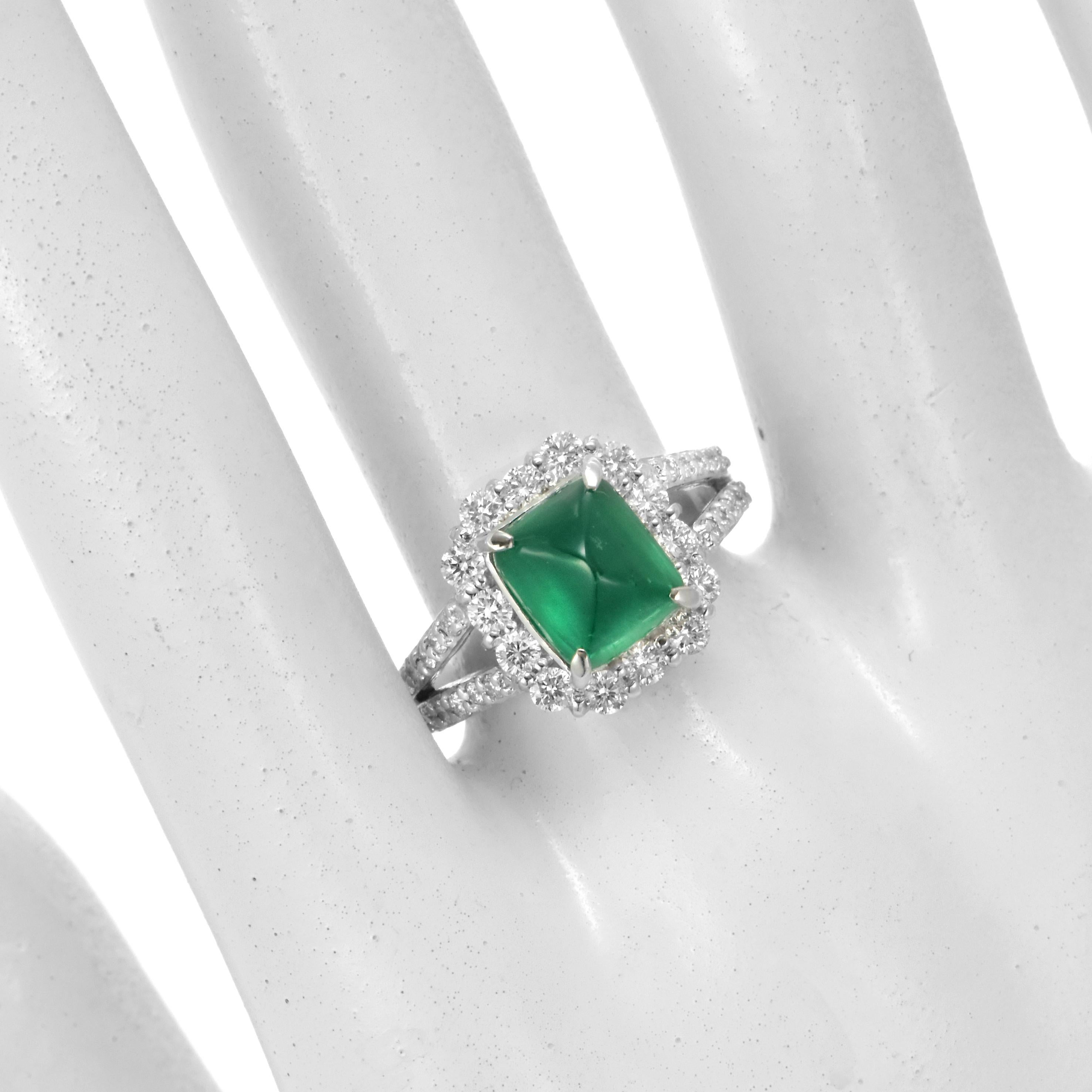 2,29 Karat natürlicher kolumbianischer Zuckerhut-Smaragd & Diamantring aus Platin mit Zuckerhut-Smaragd im Zustand „Neu“ im Angebot in Tokyo, JP
