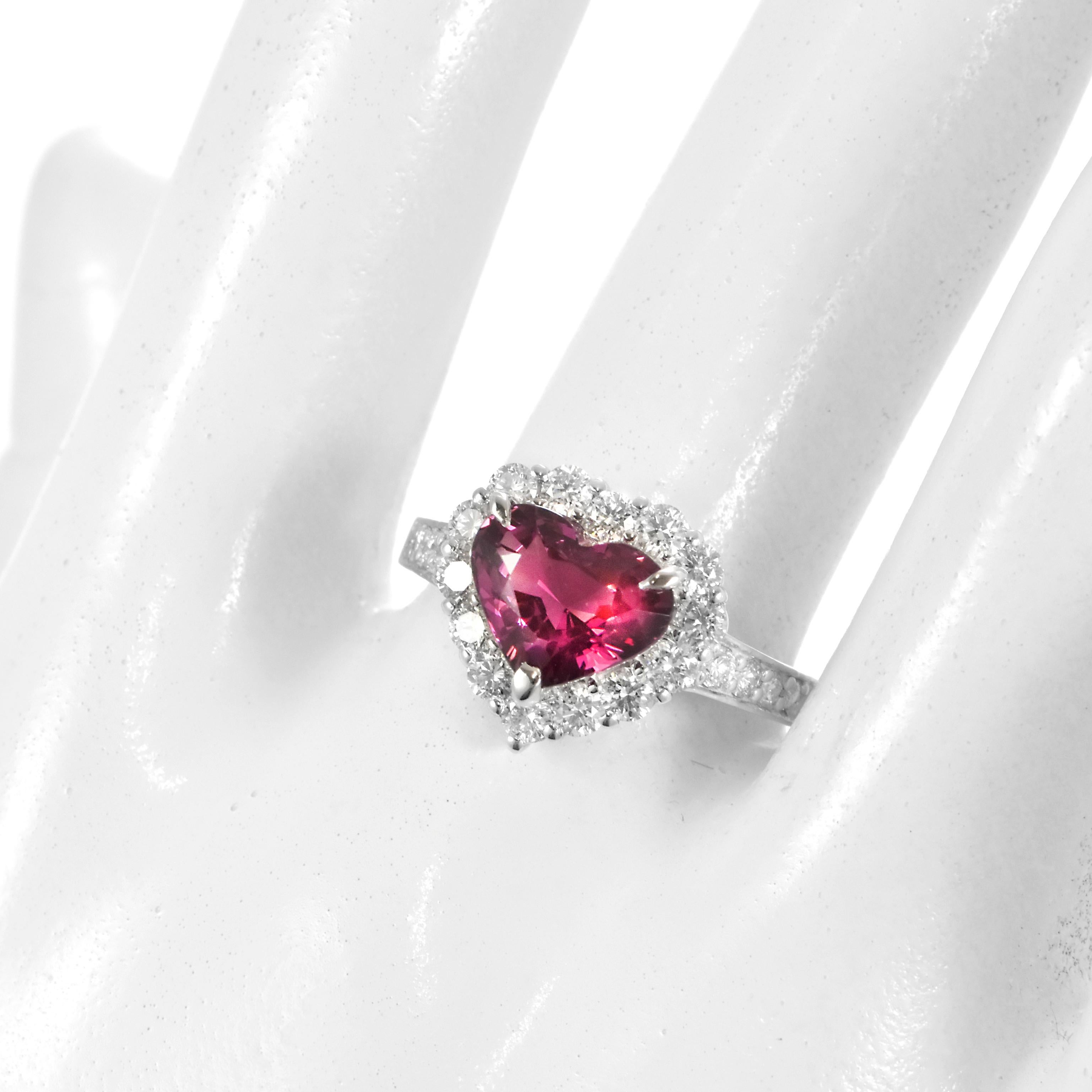 Moderno Anello con diamante e spinello africano non trattato da 2,29 carati in platino in vendita