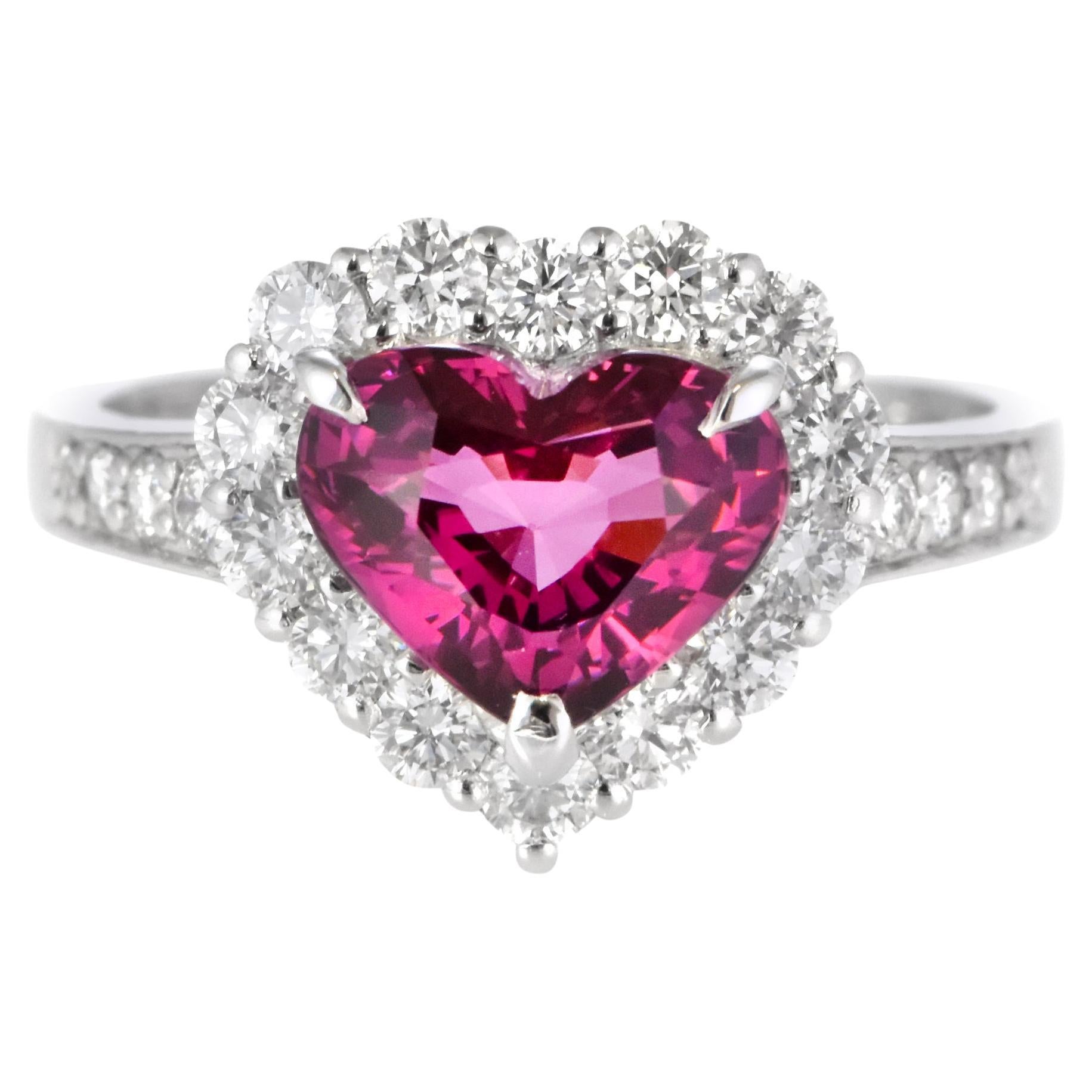 Anello con diamante e spinello africano non trattato da 2,29 carati in platino in vendita