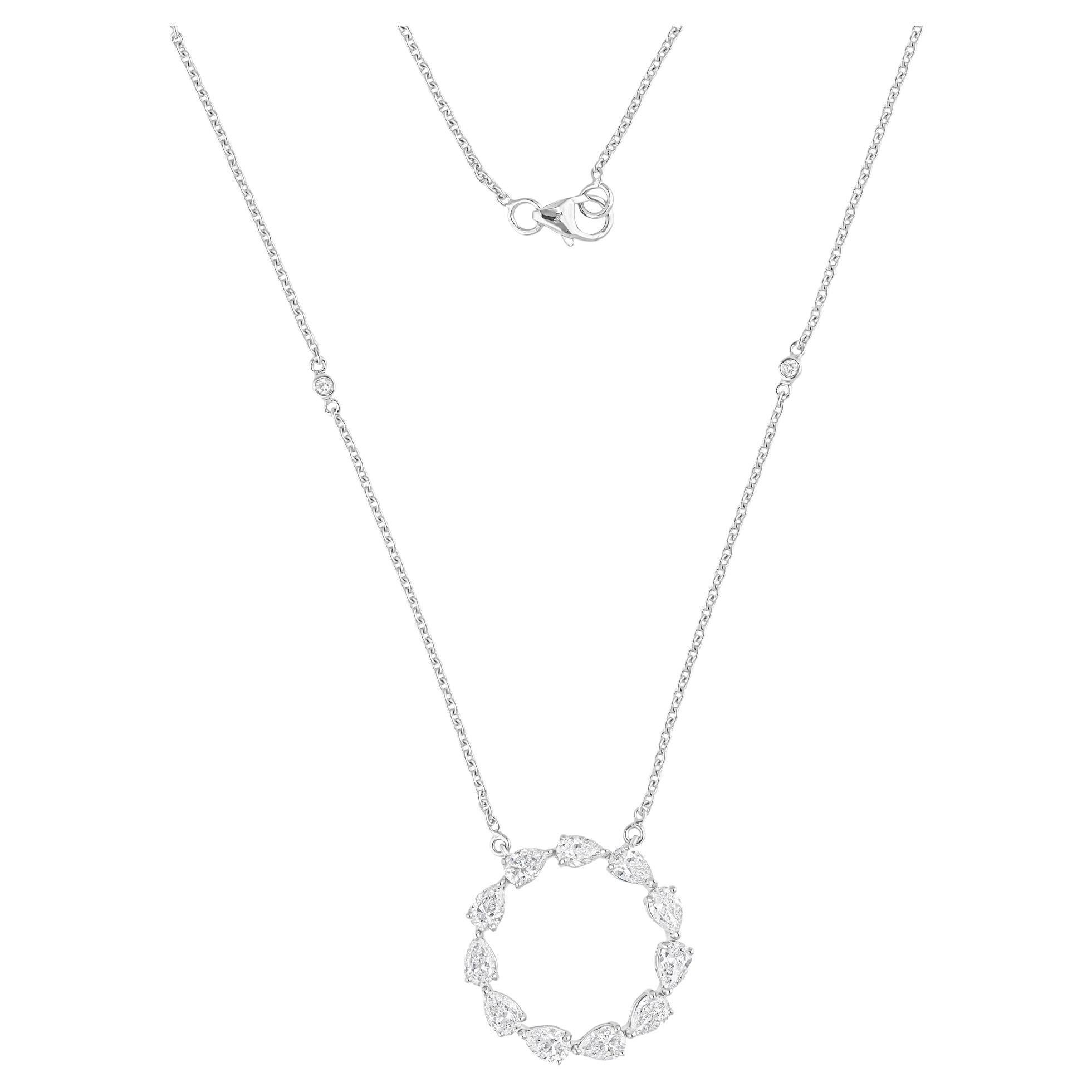 Moderno Collana con ciondolo a cerchio aperto con diamante a pera da 2,29 carati SI/H Oro bianco 18 carati in vendita