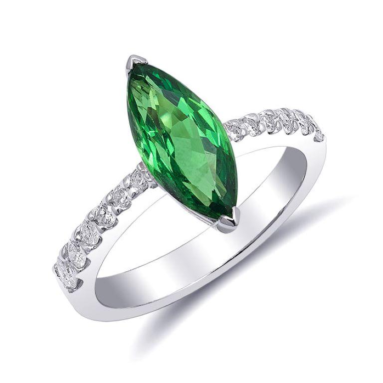 2.29 Carats Tsavorite Diamonds set in 18K White Gold Ring In New Condition For Sale In Los Angeles, CA