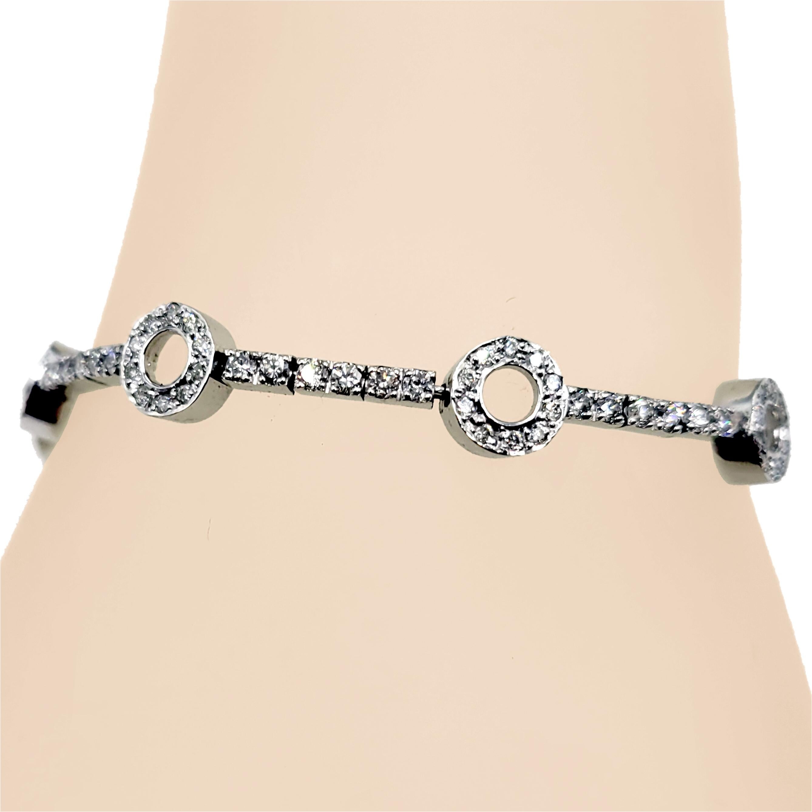 Pulsera de tenis con diamantes de oro de 14 quilates engastados con pavé de 2,29 quilates Corte redondo en venta