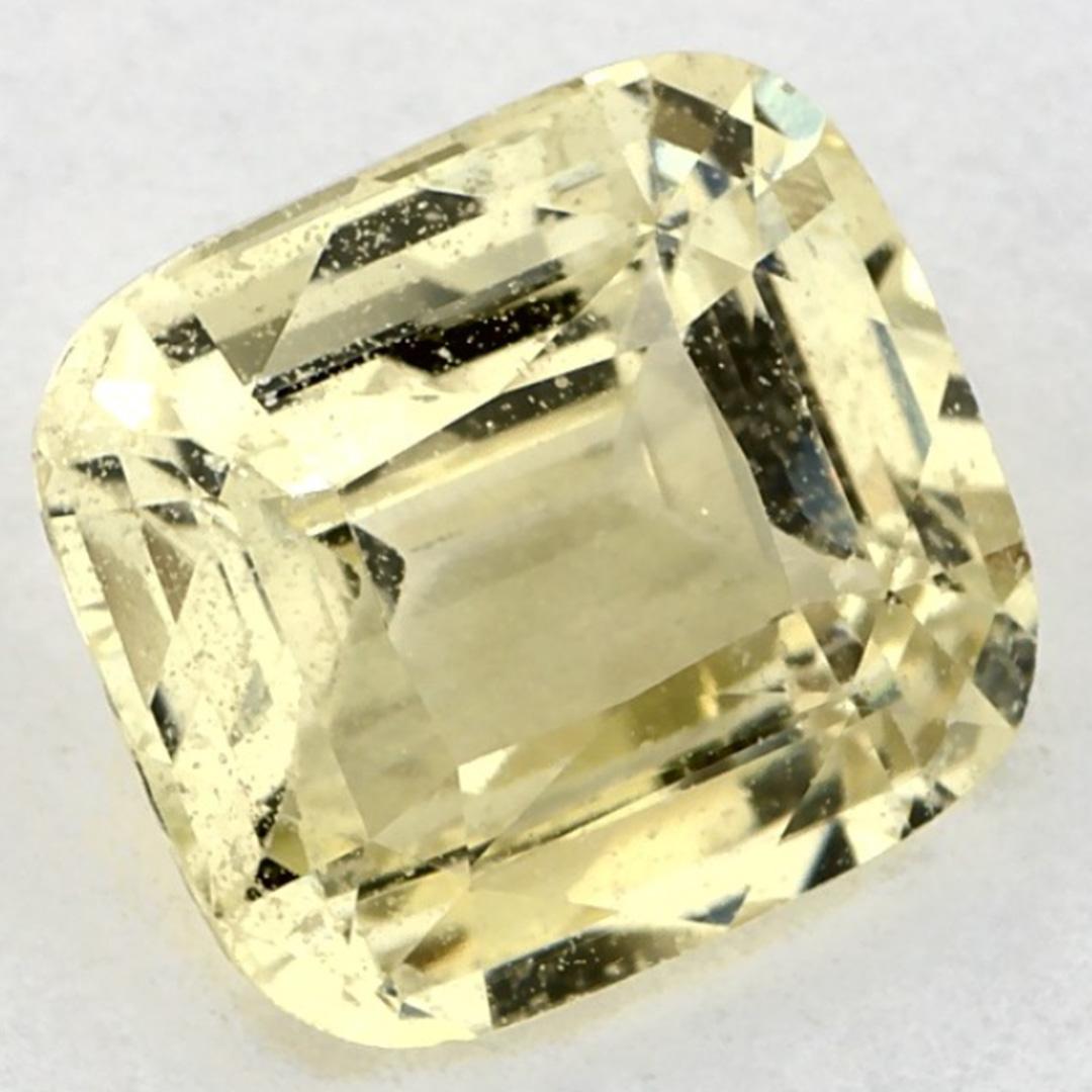 Taille coussin 2.29 Ct Yellow Sapphire Cushion Loose Gemstone (pierre précieuse en vrac) en vente