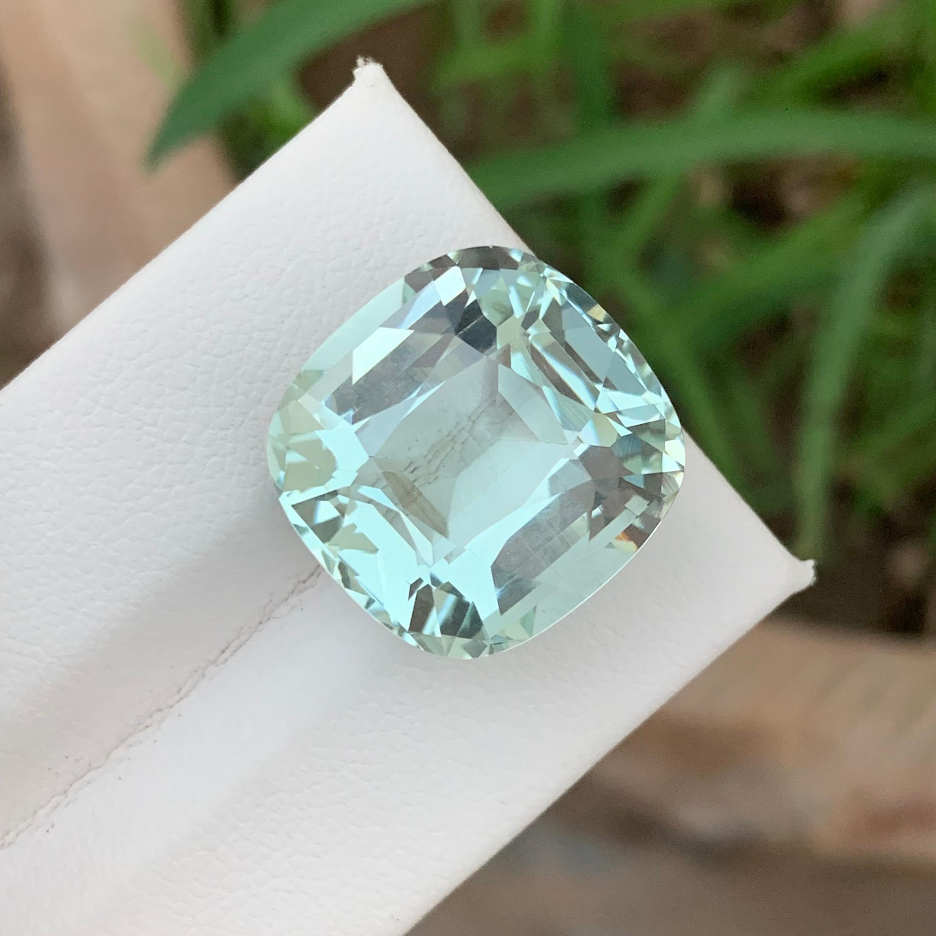 22.95 Carats Gorgeous Loose Mint Green Aquamarine For Pendant Jewellery  For Sale 5
