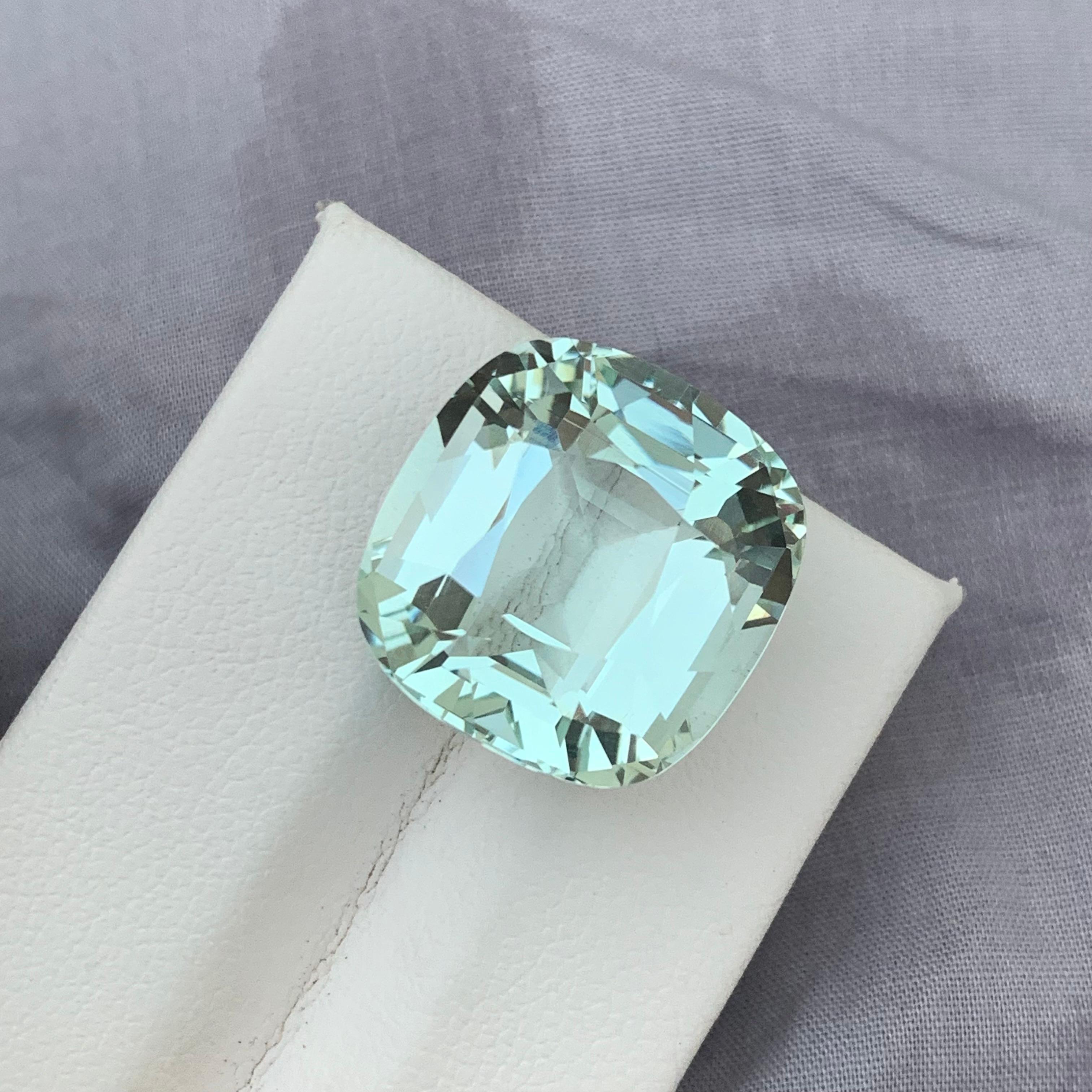 Women's or Men's 22.95 Carats Gorgeous Loose Mint Green Aquamarine For Pendant Jewellery 