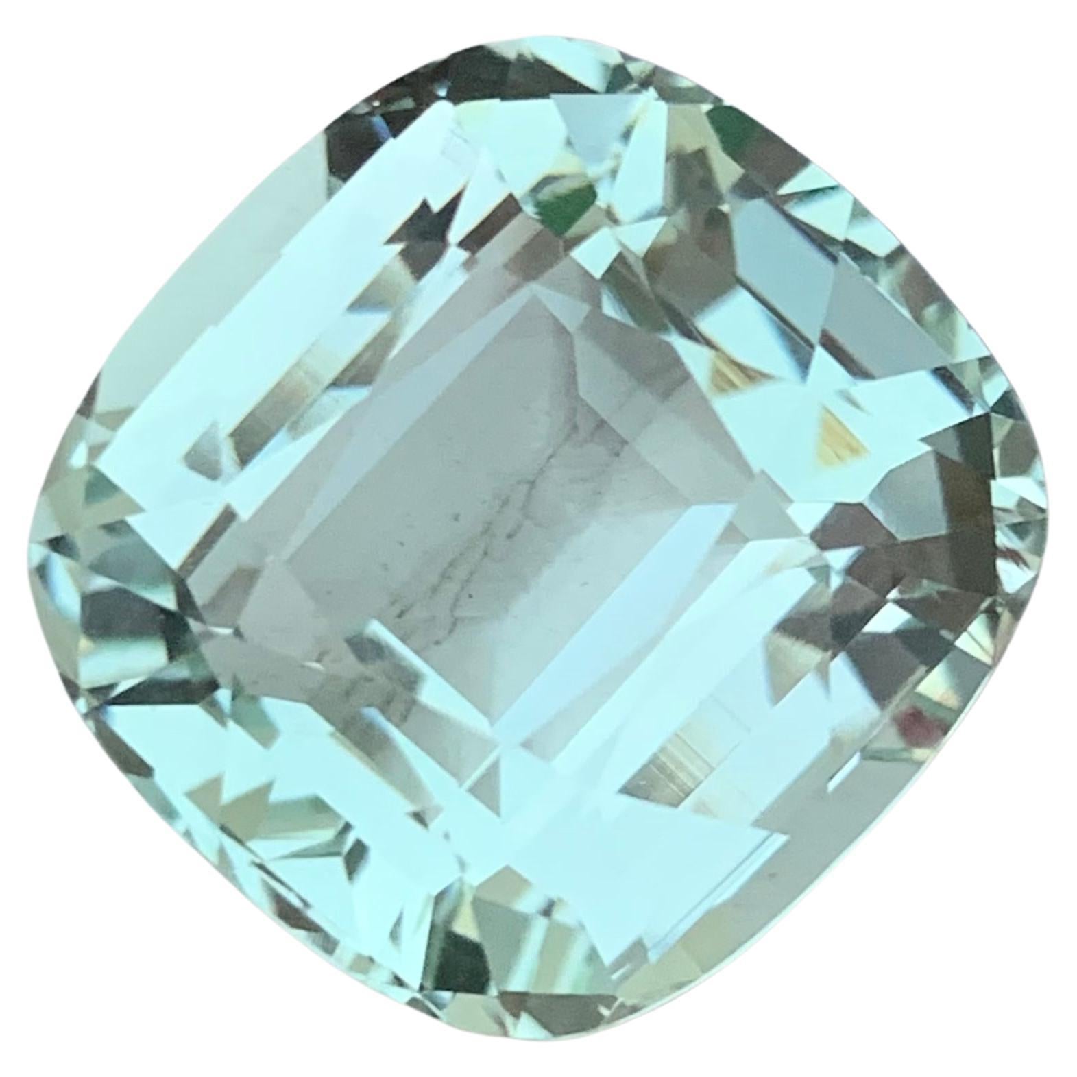 22.95 Carats Gorgeous Loose Mint Green Aquamarine For Pendant Jewellery  For Sale